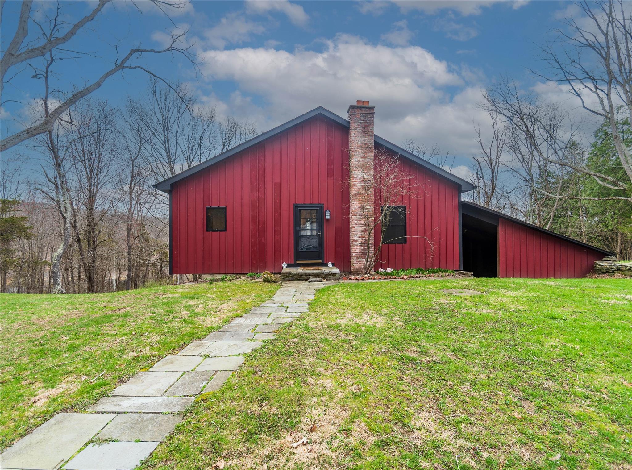 39 Willow Lane Property Photo 1