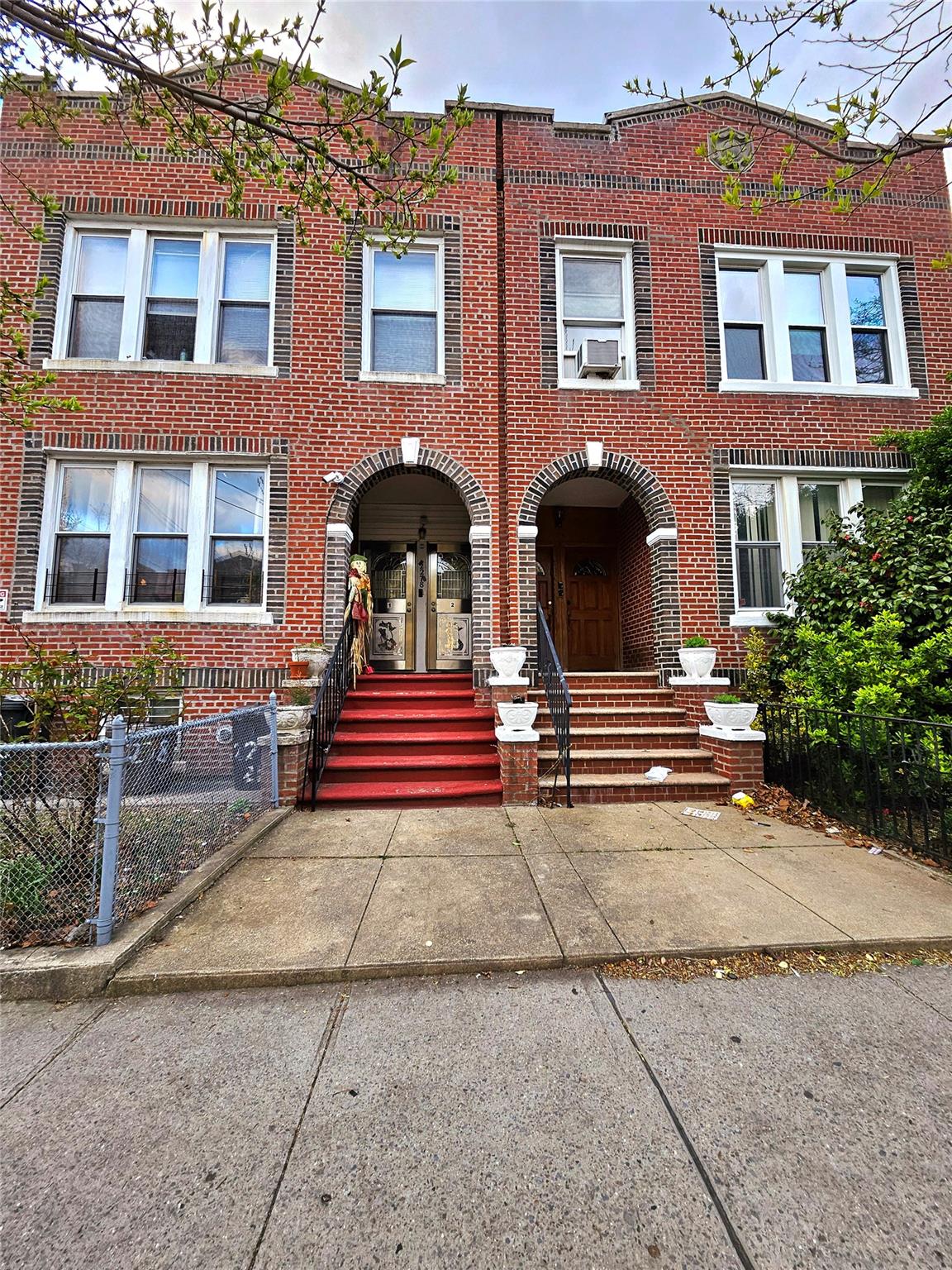 2274 E 22nd Street Property Photo