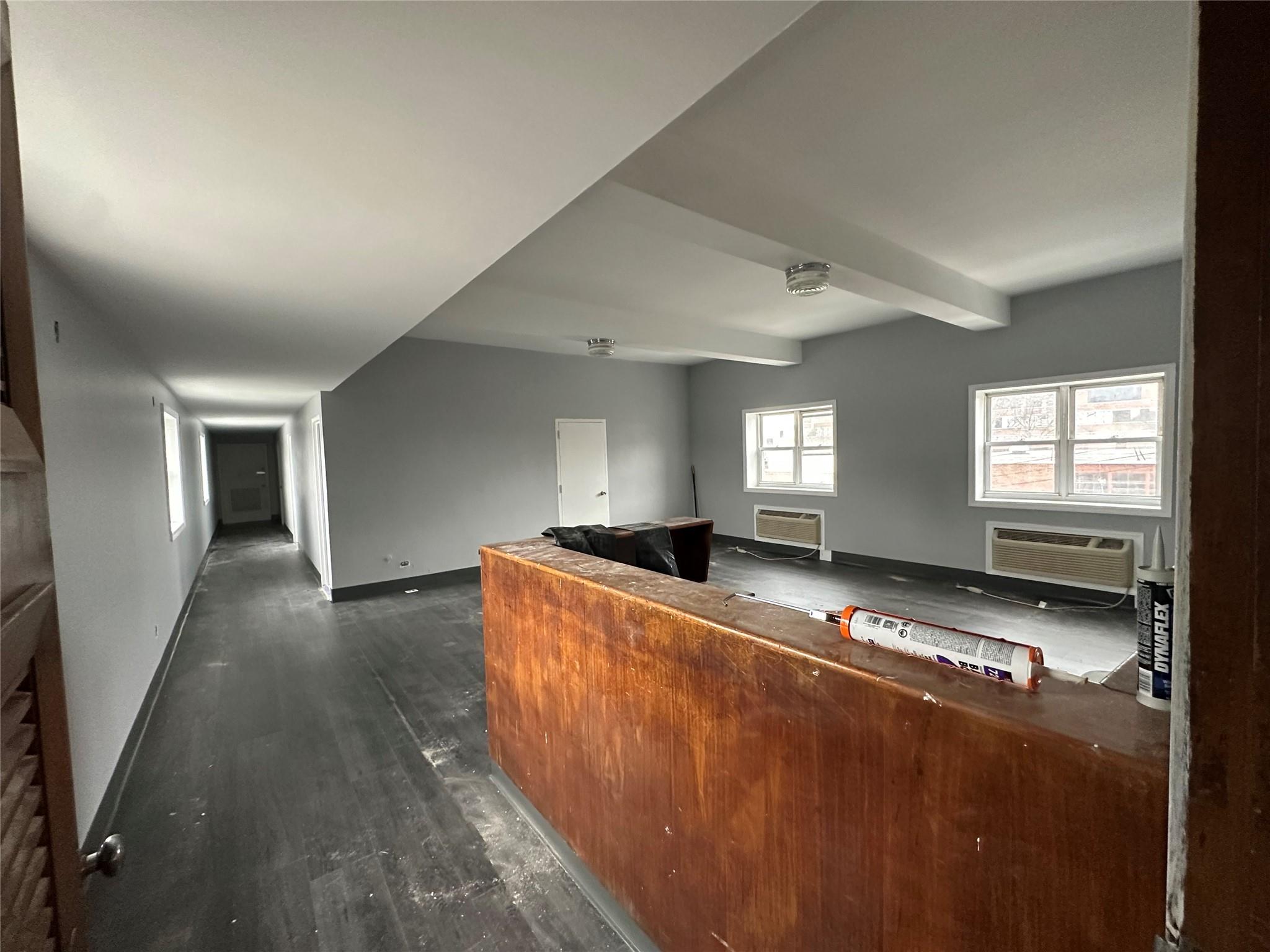 18-37 Steinway St Property Photo