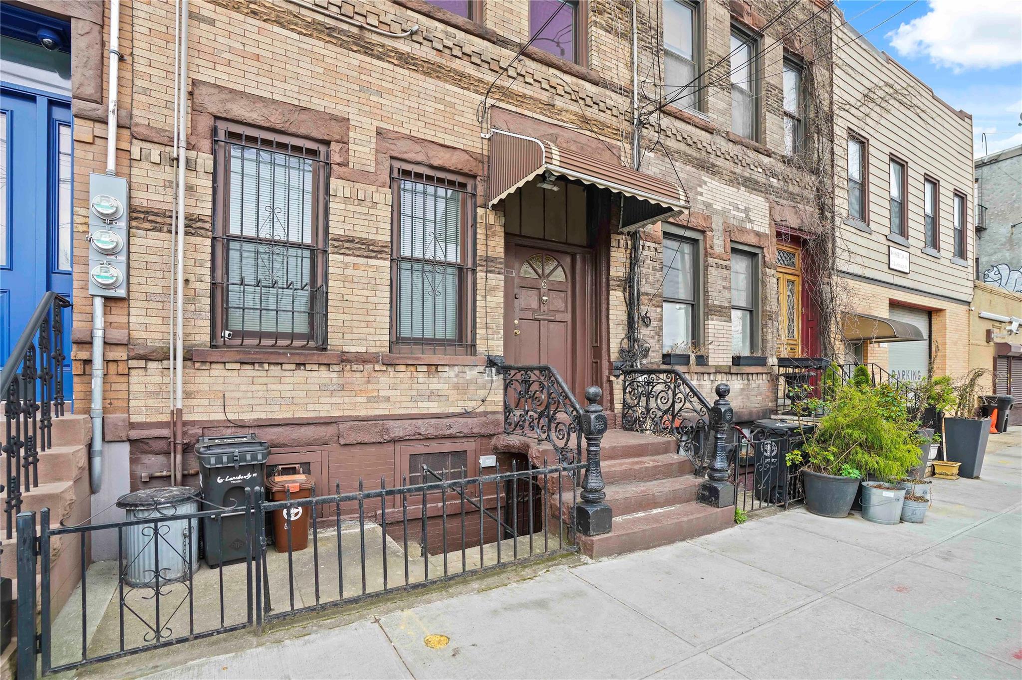 11222 Real Estate Listings Main Image