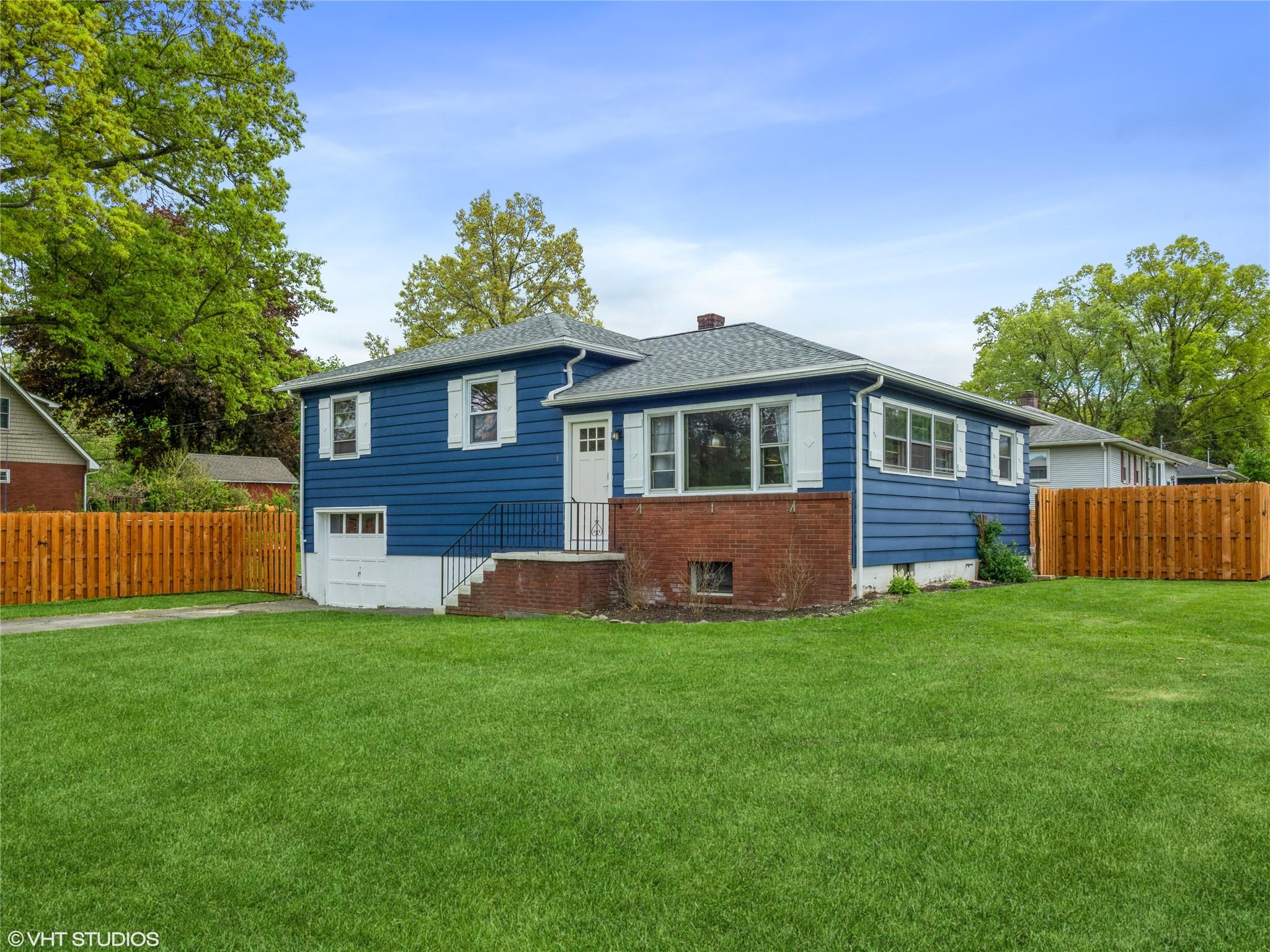 1 Oak Road Property Photo