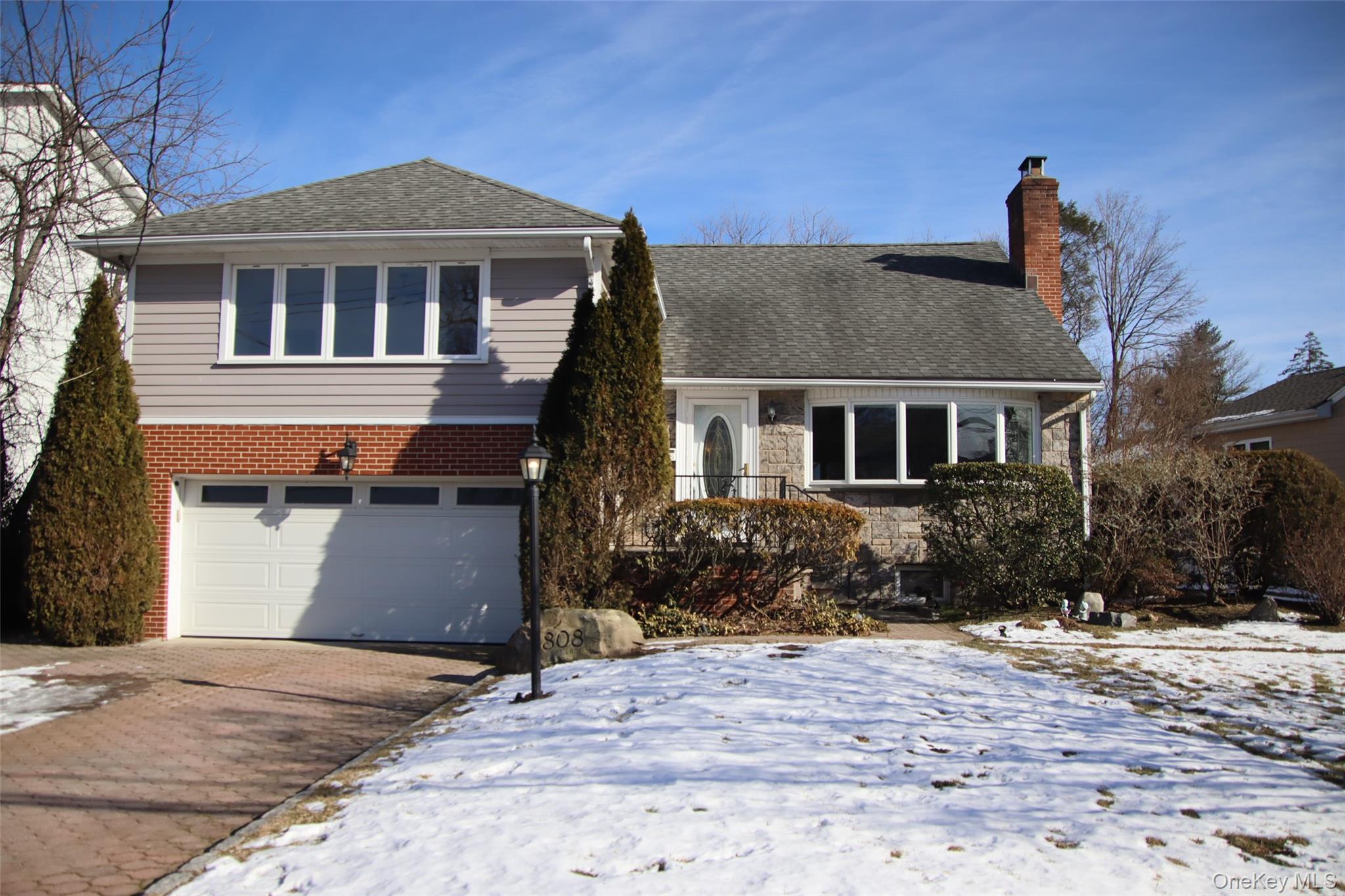 808 Wolfs Lane Property Photo 1