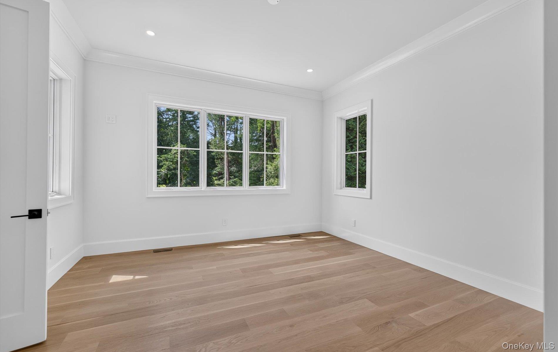 2 E Gate Road Property Photo 26