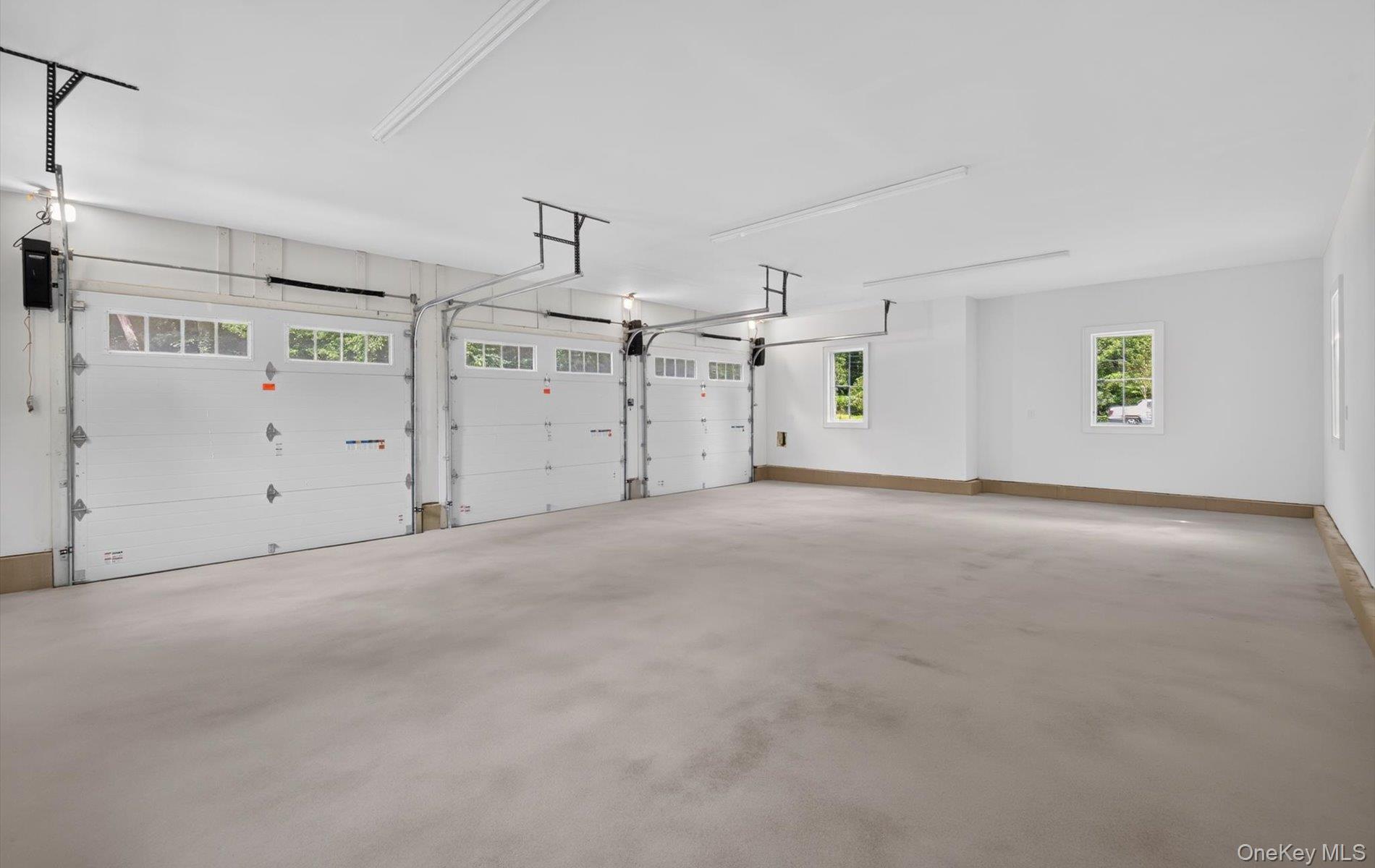 2 E Gate Road Property Photo 32