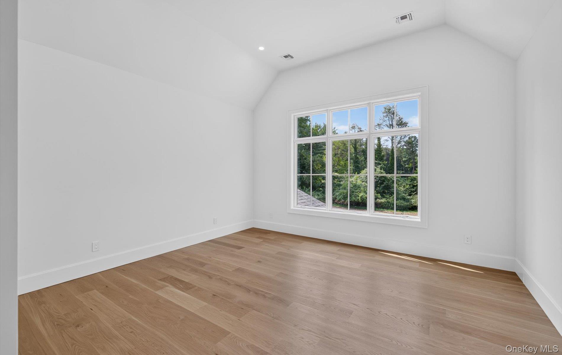 2 E Gate Road Property Photo 40