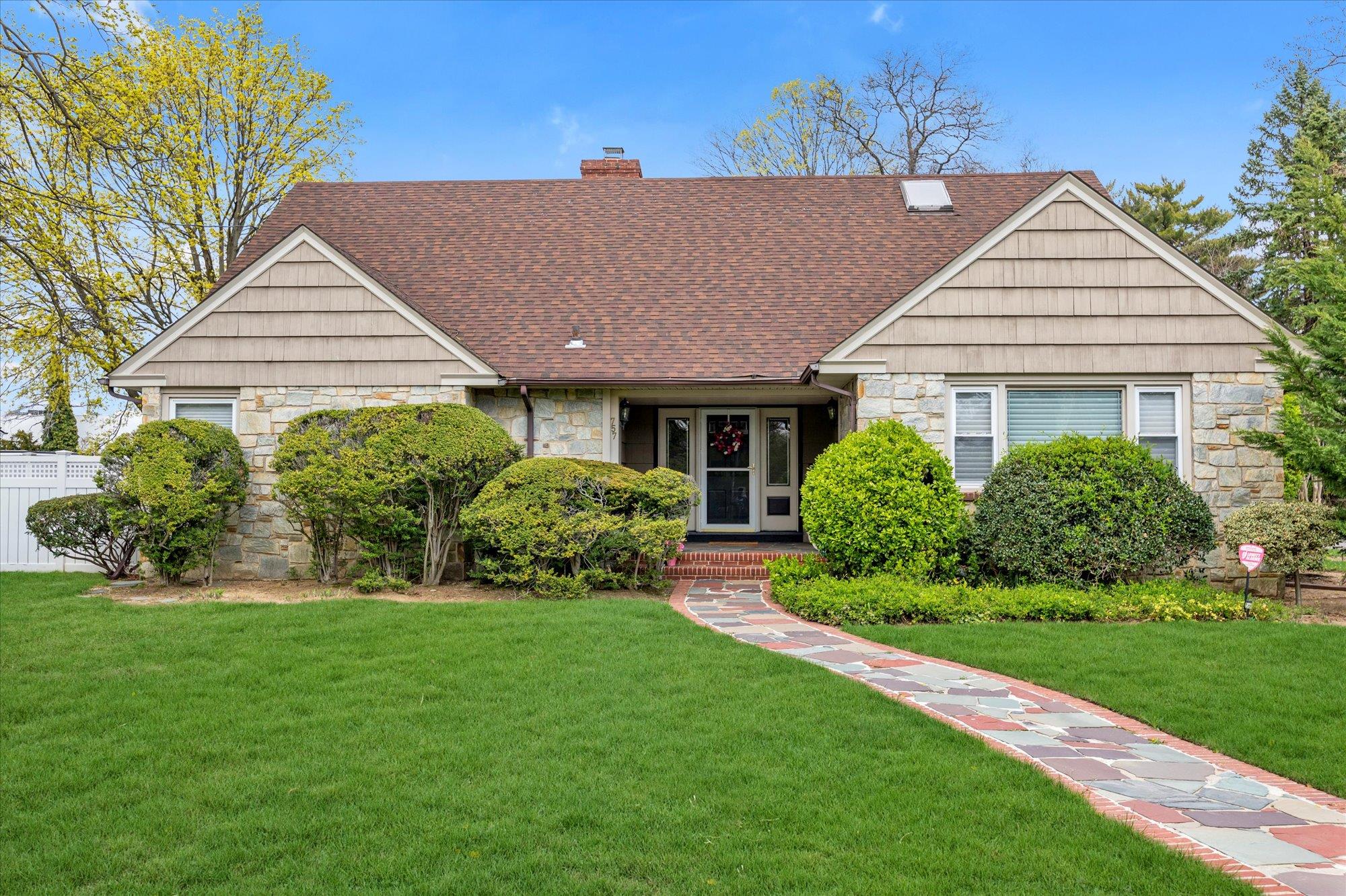 757 Bixby Drive Property Photo