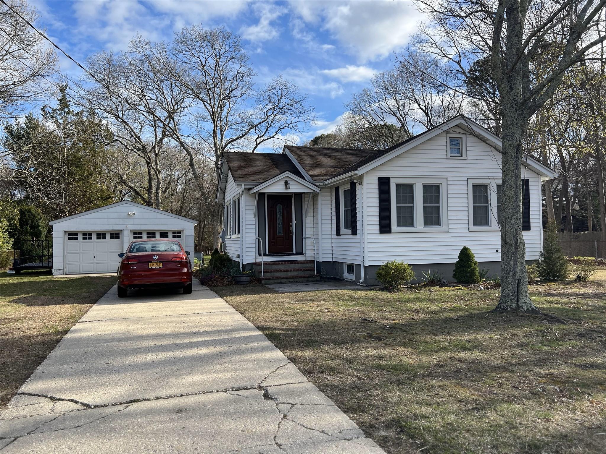 460 Terry Boulevard Property Photo
