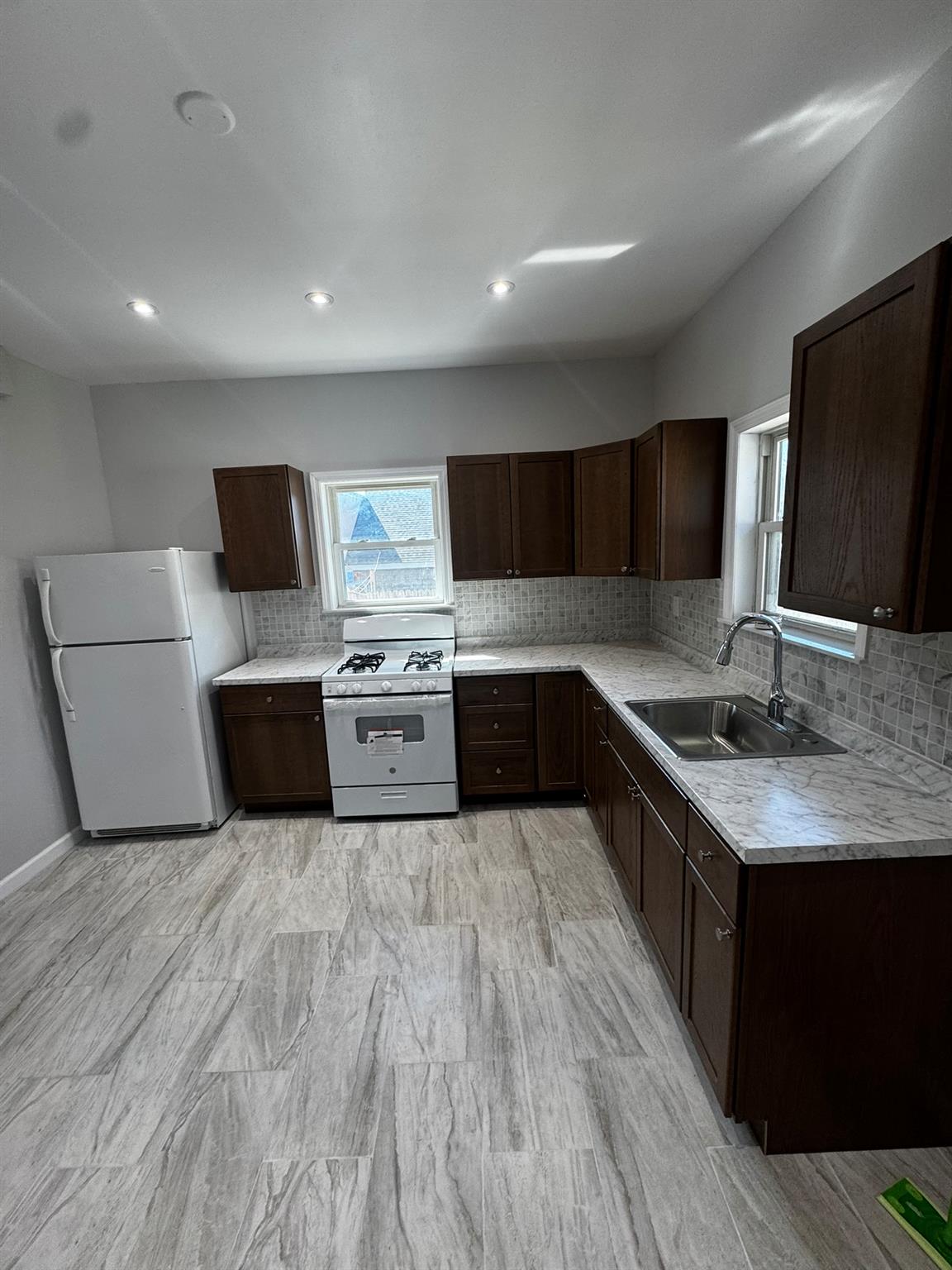 564 Broadway Property Photo