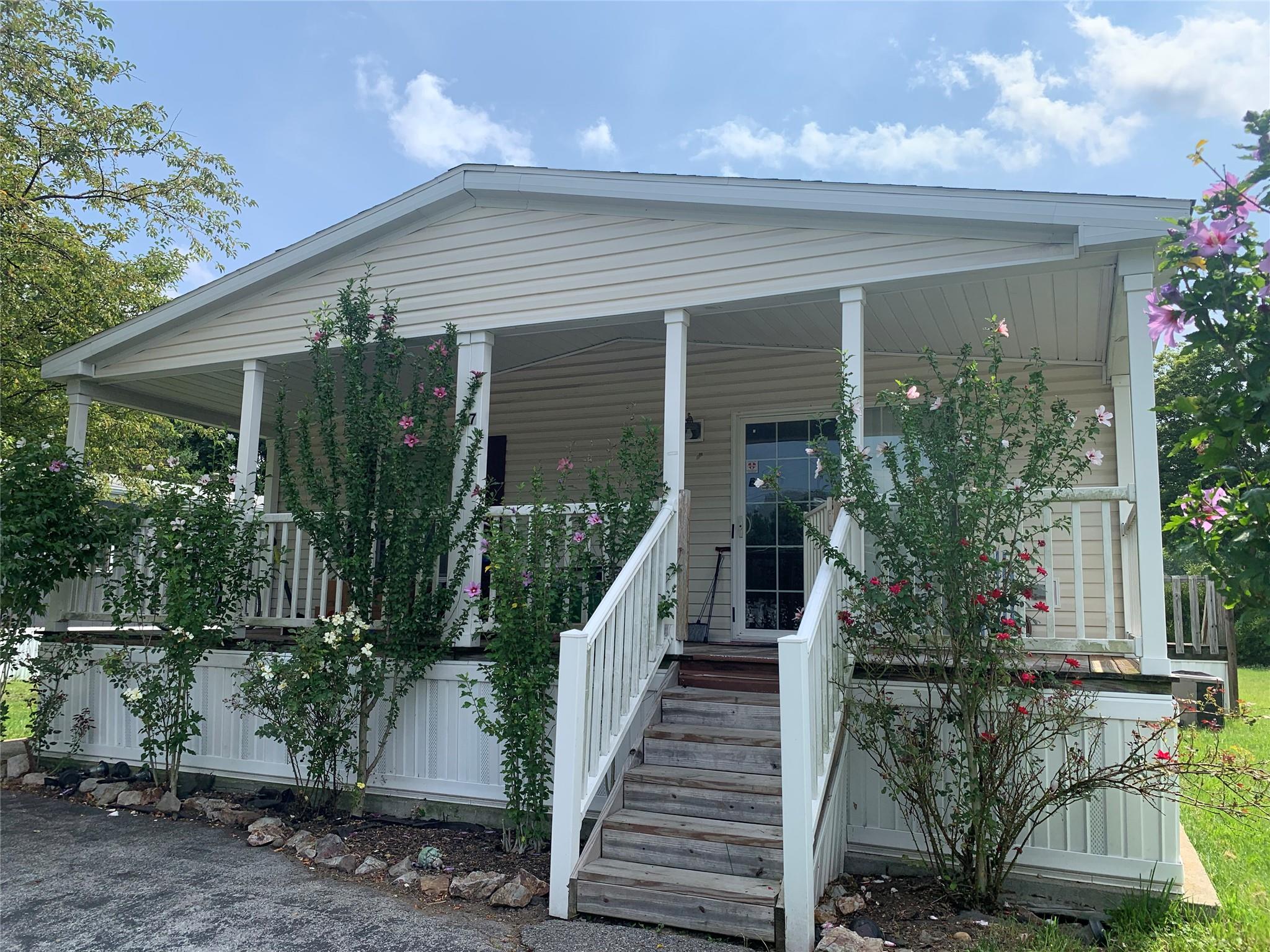 37 East Ave Property Photo