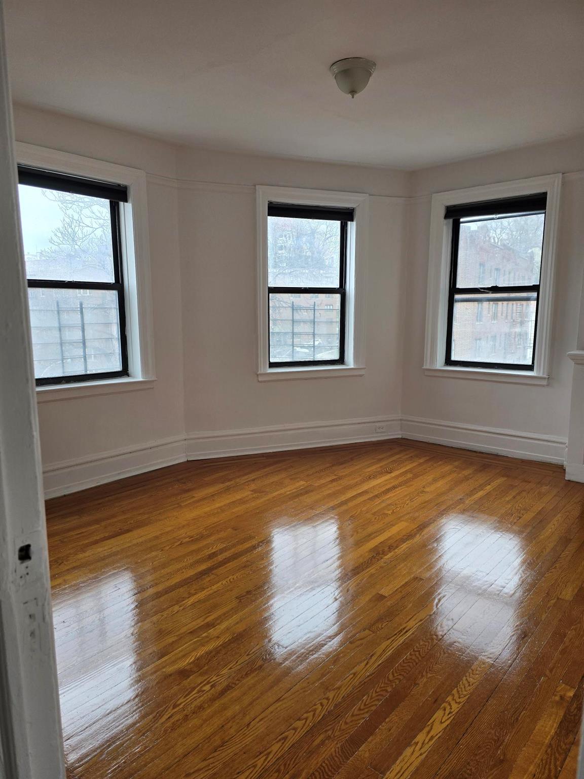 90 Caryl Ave Apt 44 Property Photo