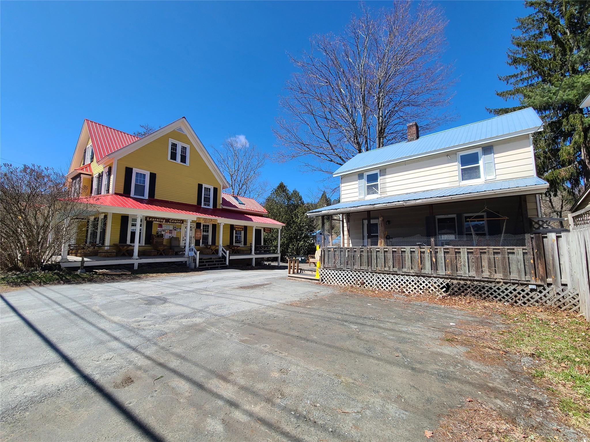 108 Main St Property Photo