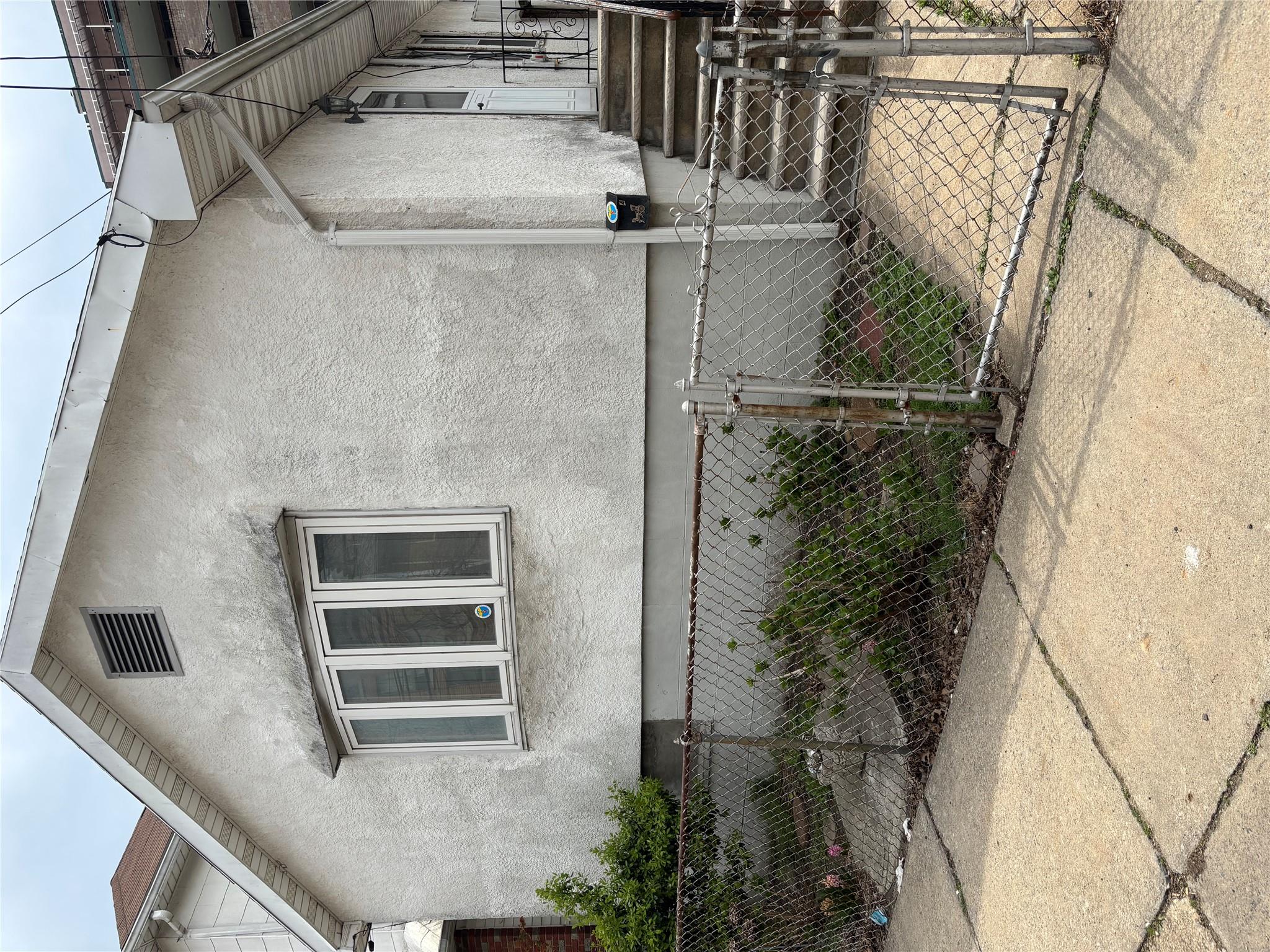 11235 Real Estate Listings Main Image