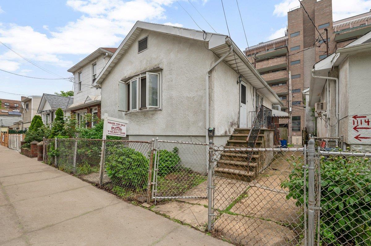 1114 Banner Avenue Property Photo 2