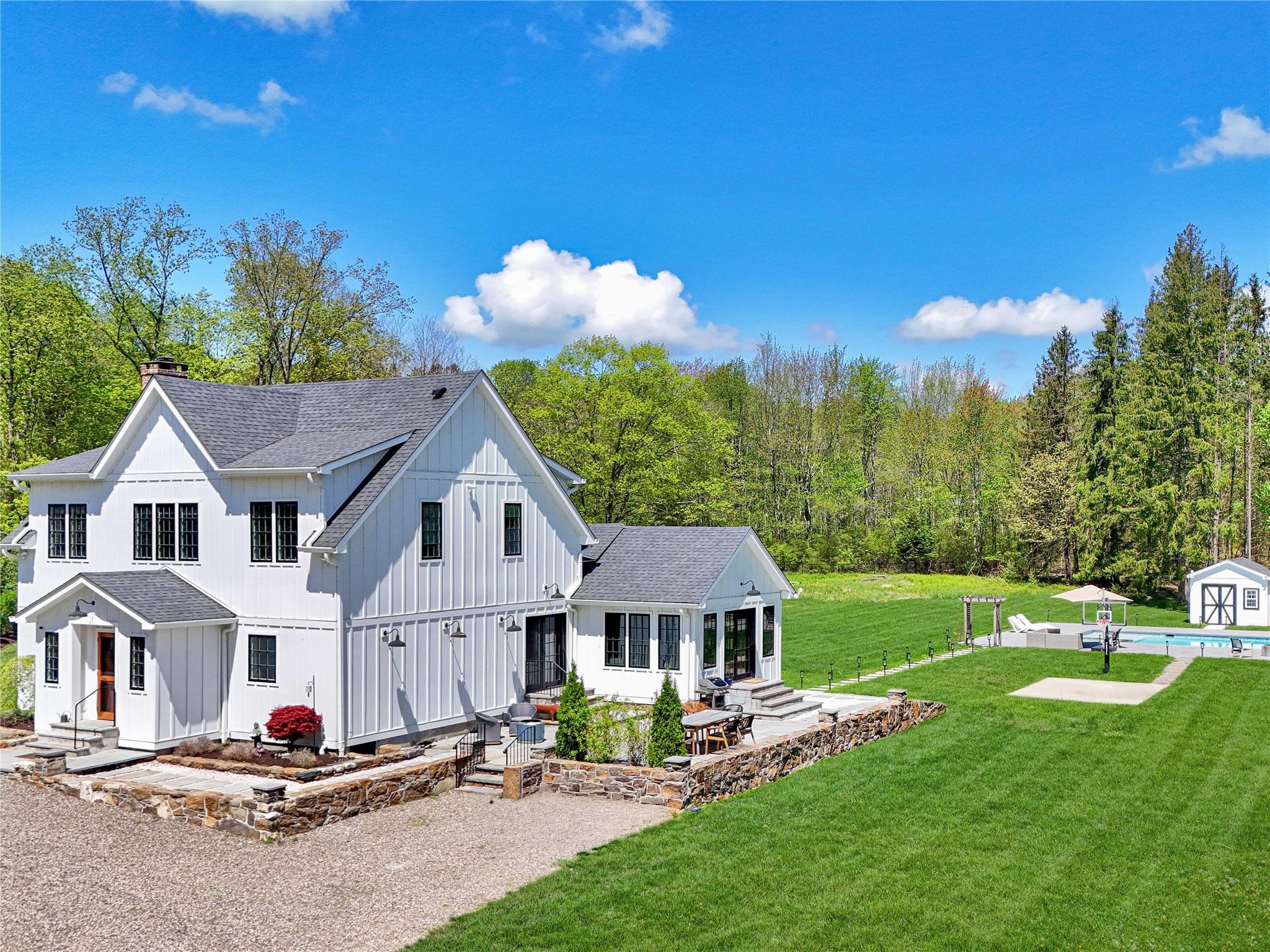 6 Byrds Hill Rd Property Photo