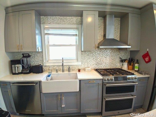 341 E Hudson Street Upper Property Photo