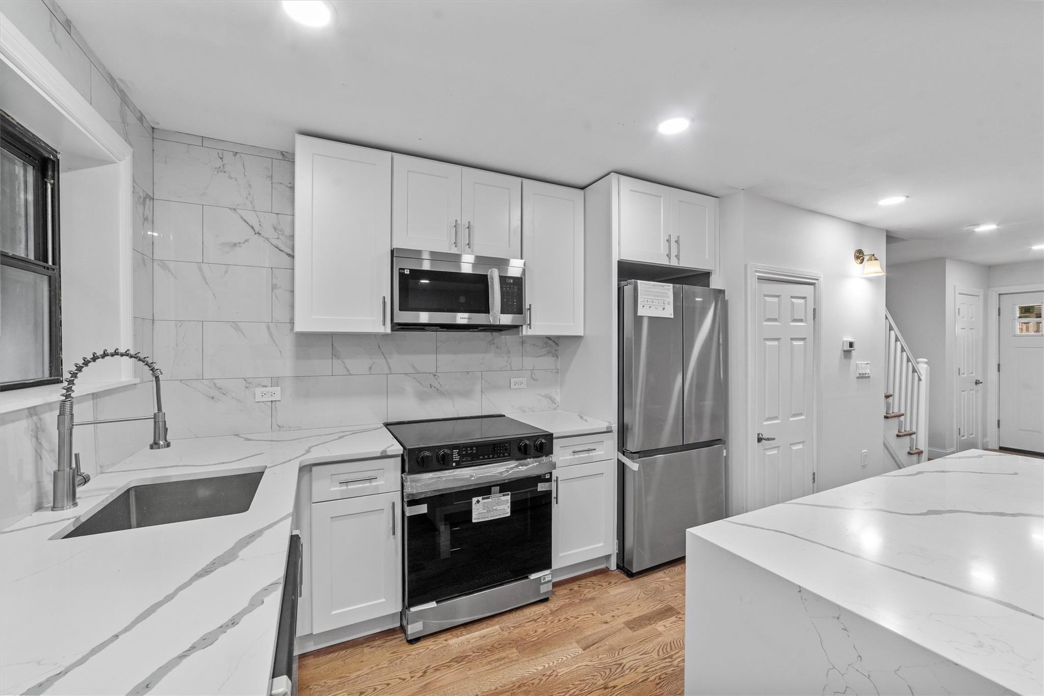 1029 E 213th Street Property Photo
