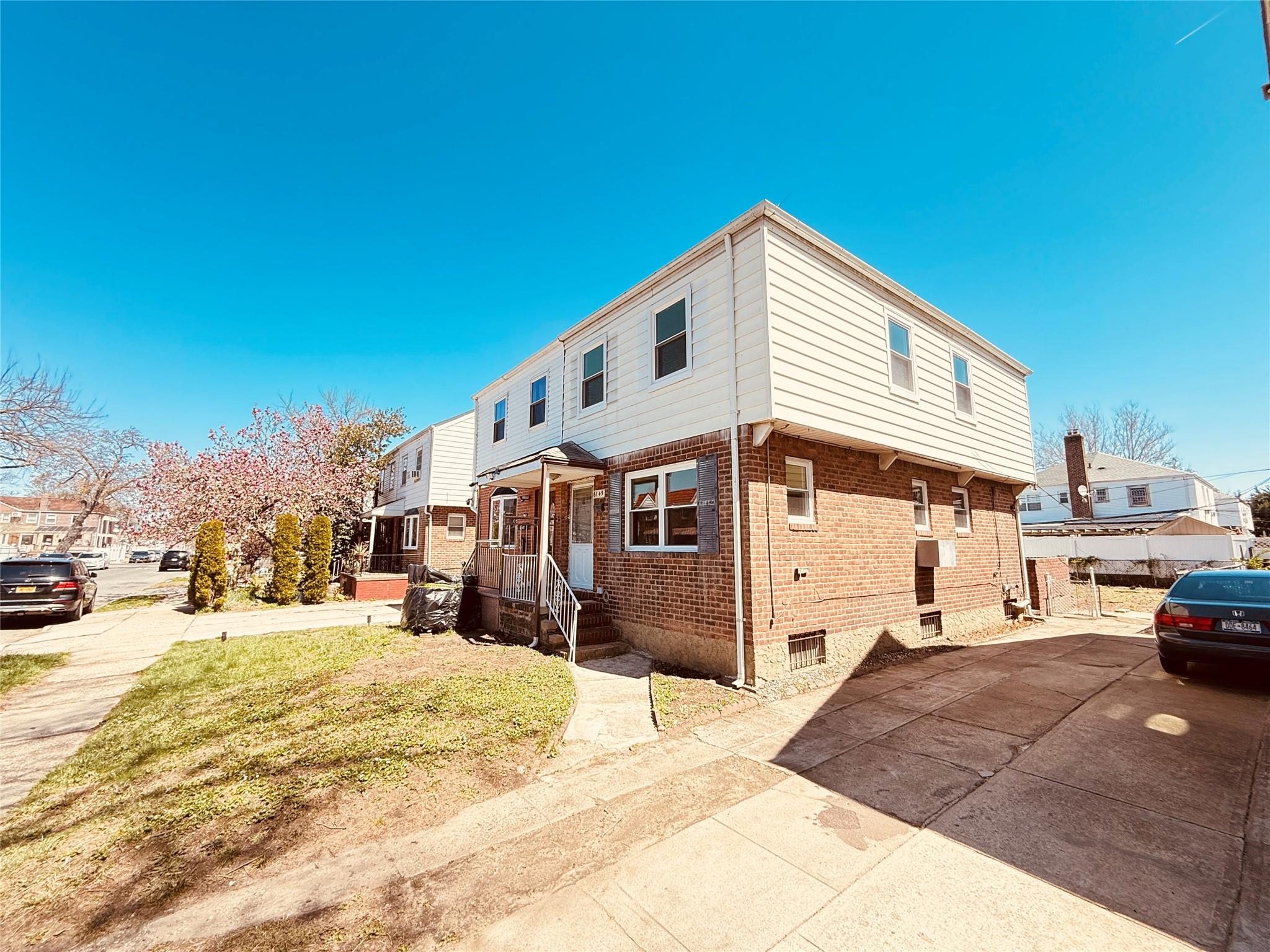 61-49 148th St Property Photo