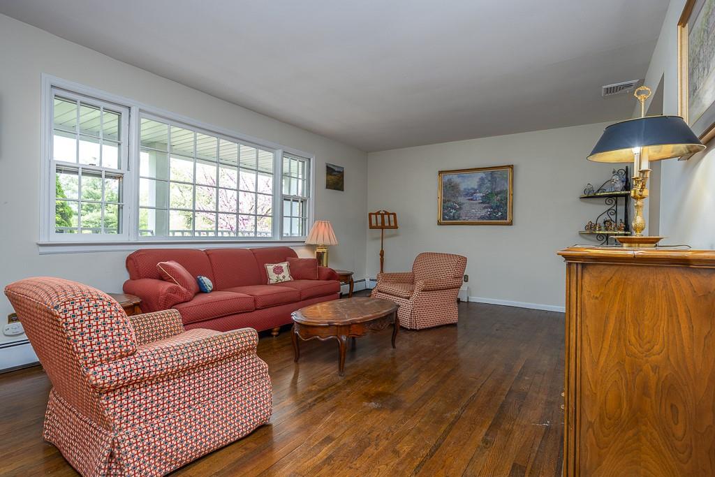 26 Strathmore Drive Property Photo 5