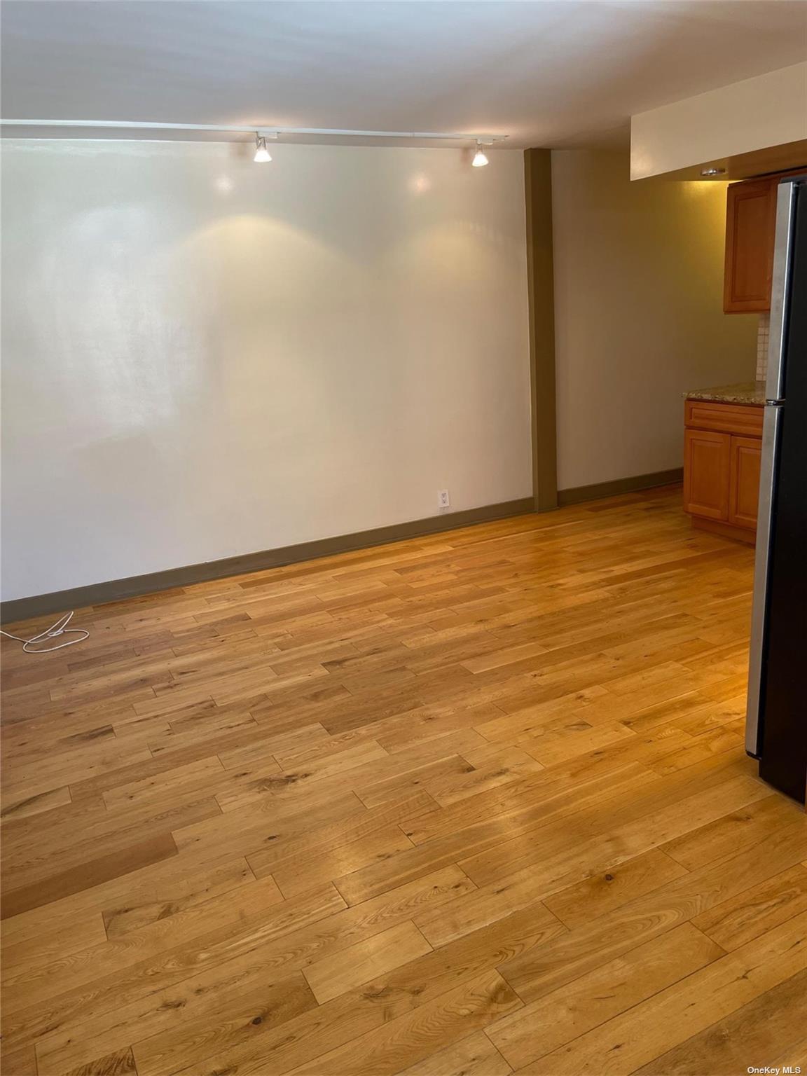 35-12 205 St 259 Property Photo 6