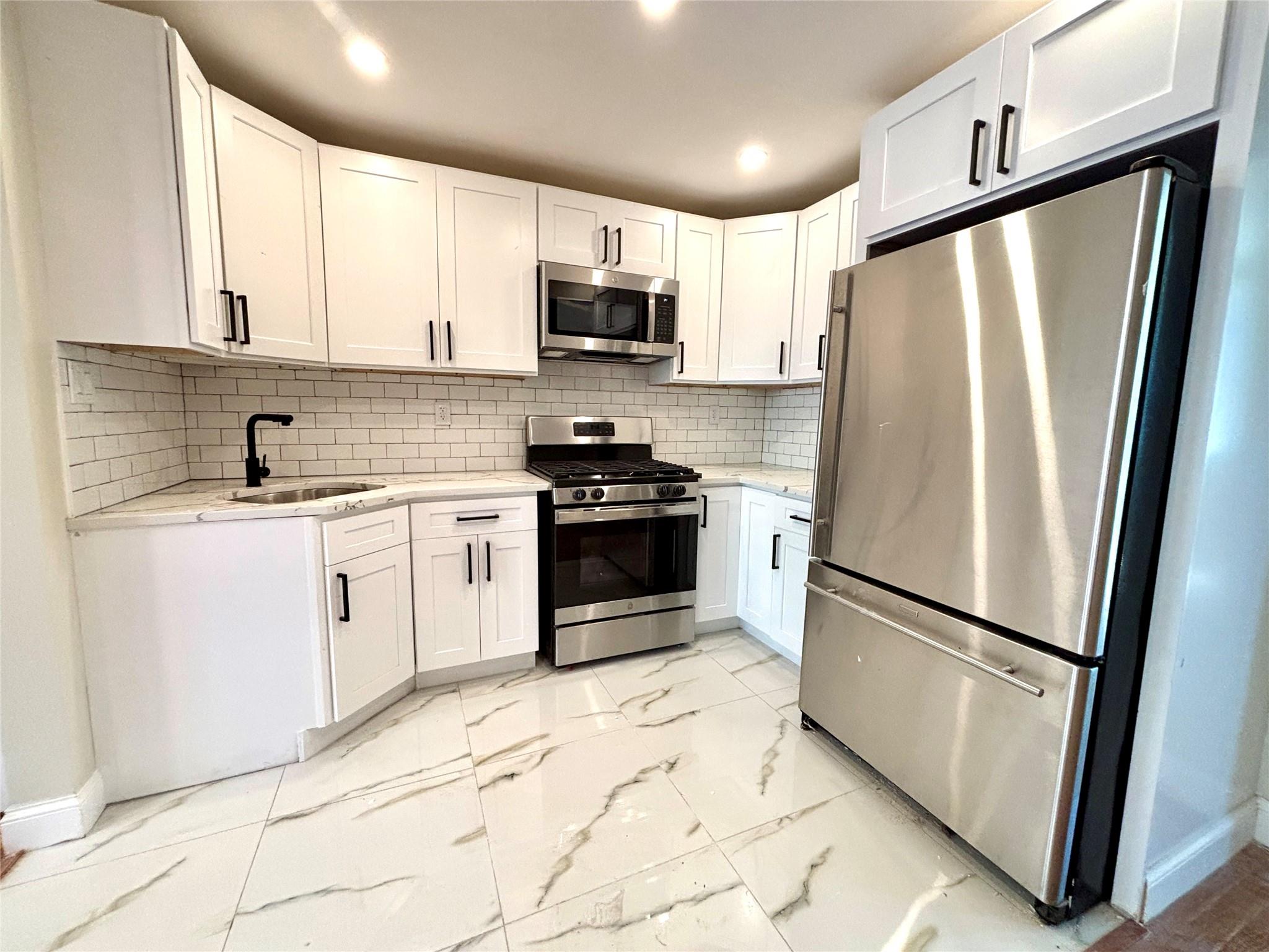 804 Bartholdi Street Property Photo