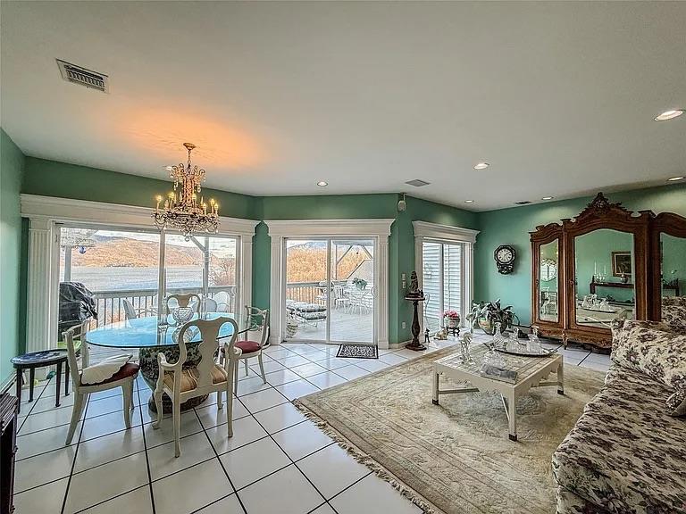 282 Tamerisk Lane Property Photo 11