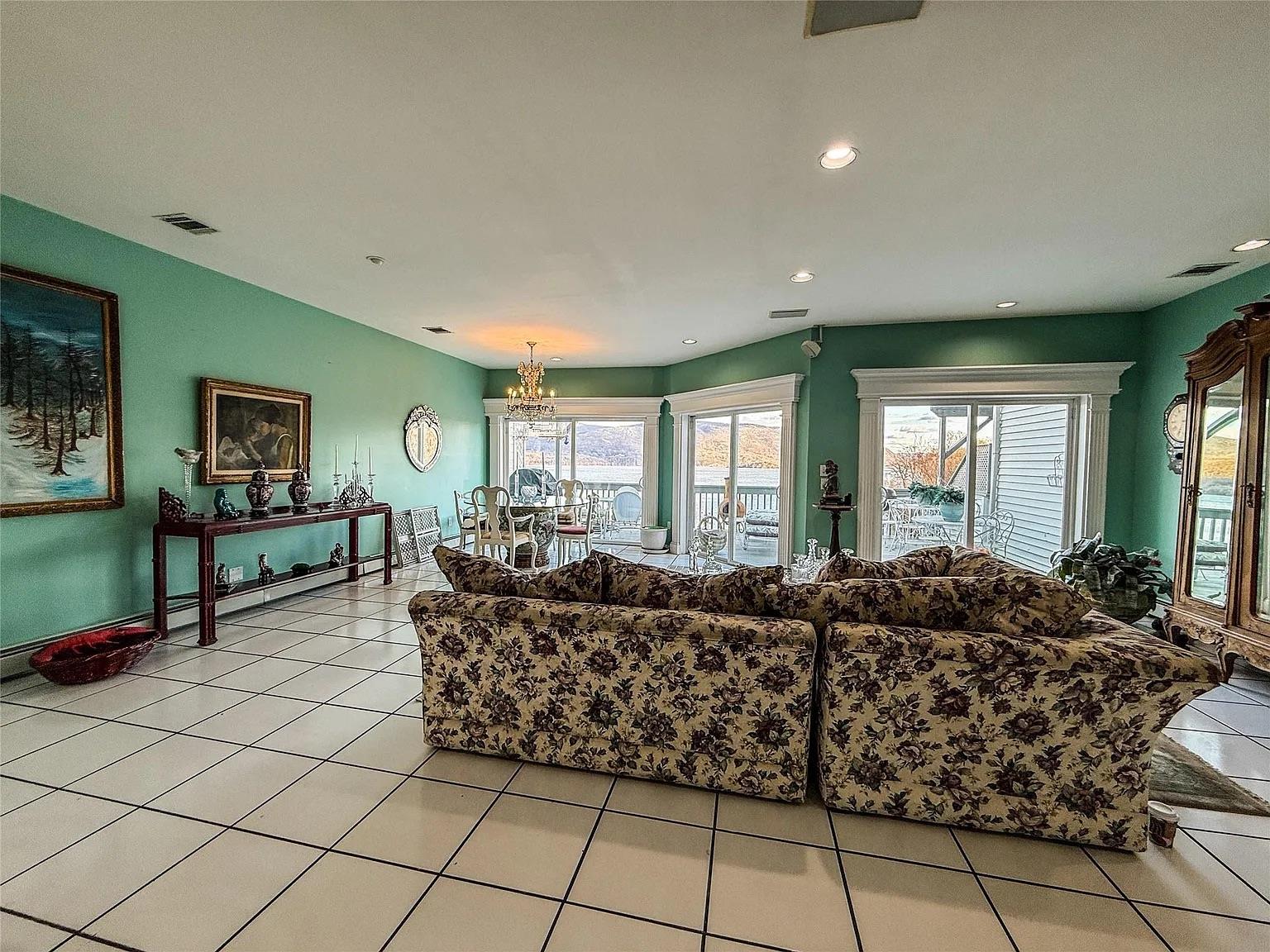 282 Tamerisk Lane Property Photo 13