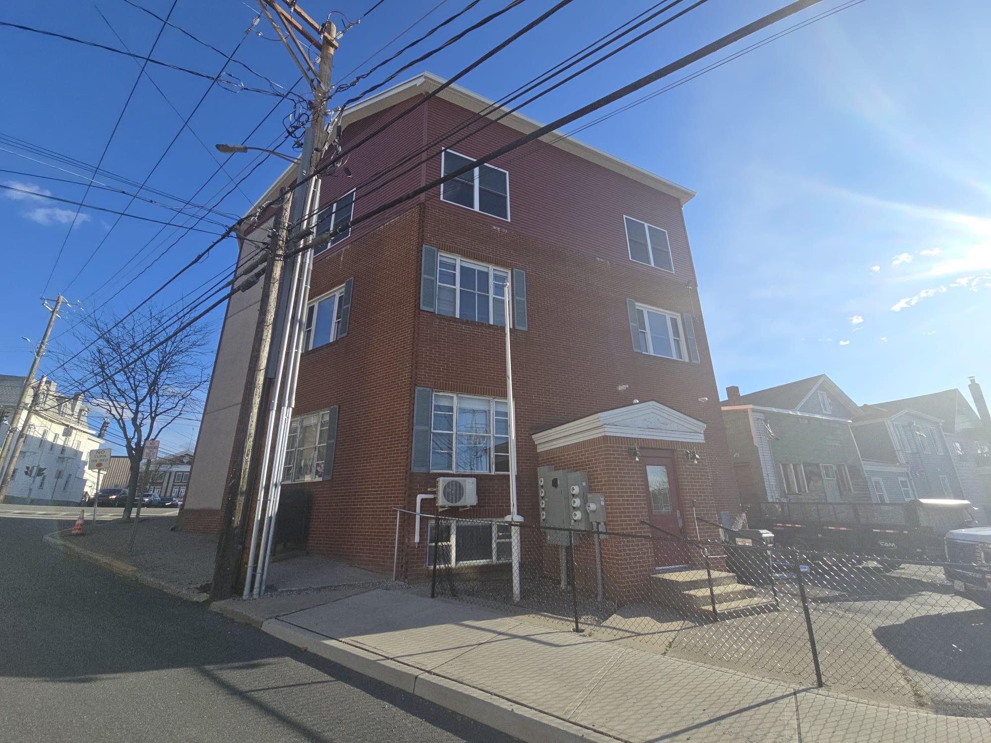 74 W Main St Property Photo