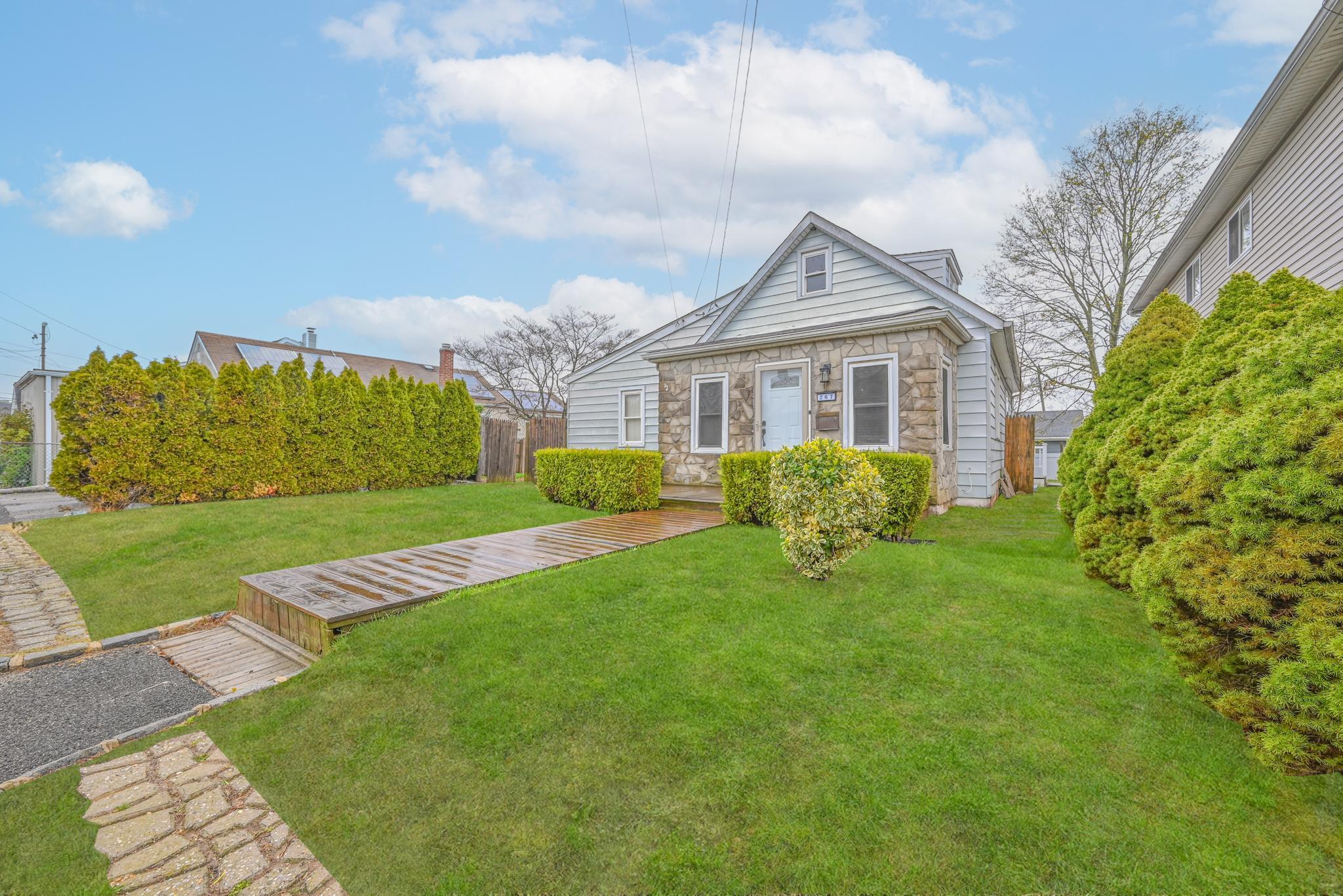 267 Roquette Avenue Property Photo