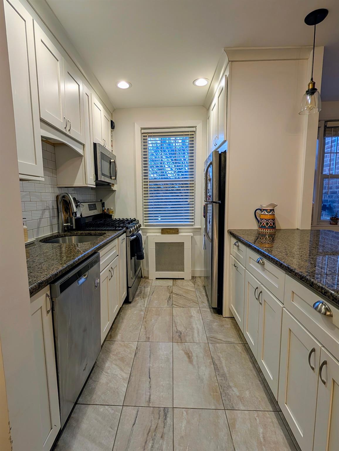 200 N Village Avenue Apt B1 Property Photo 1