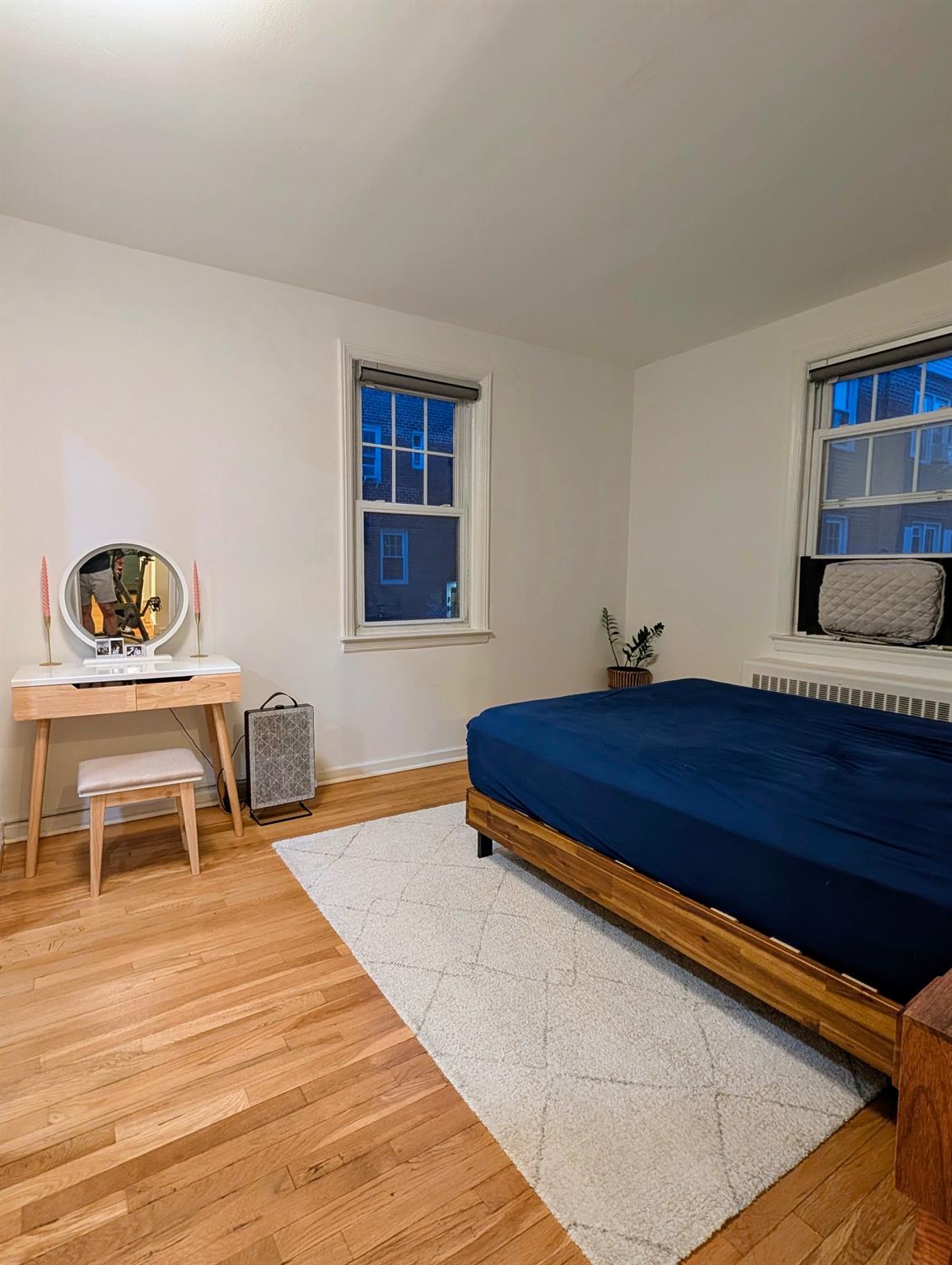 200 N Village Avenue Apt B1 Property Photo 5