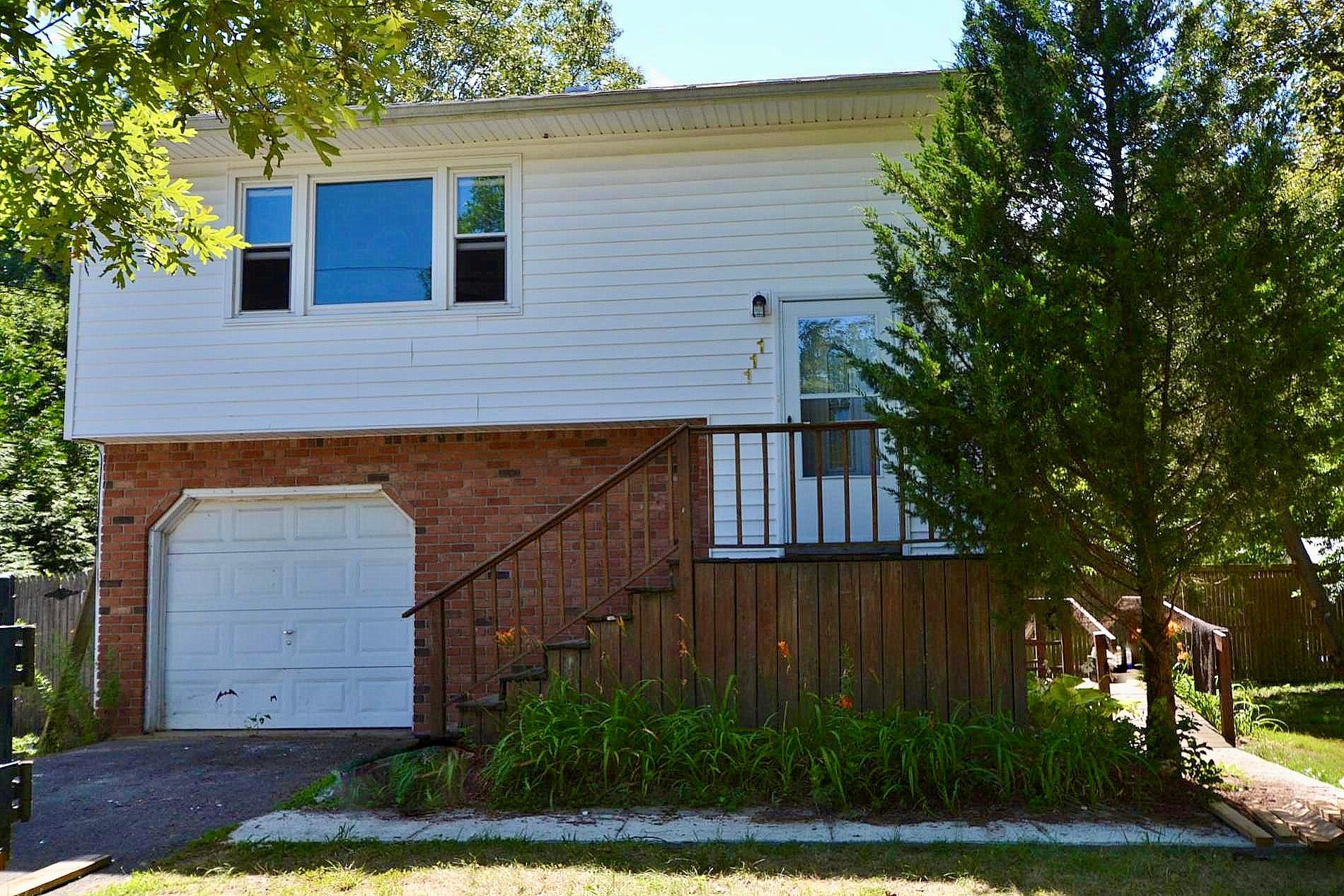 111 Maple Avenue Property Photo 2