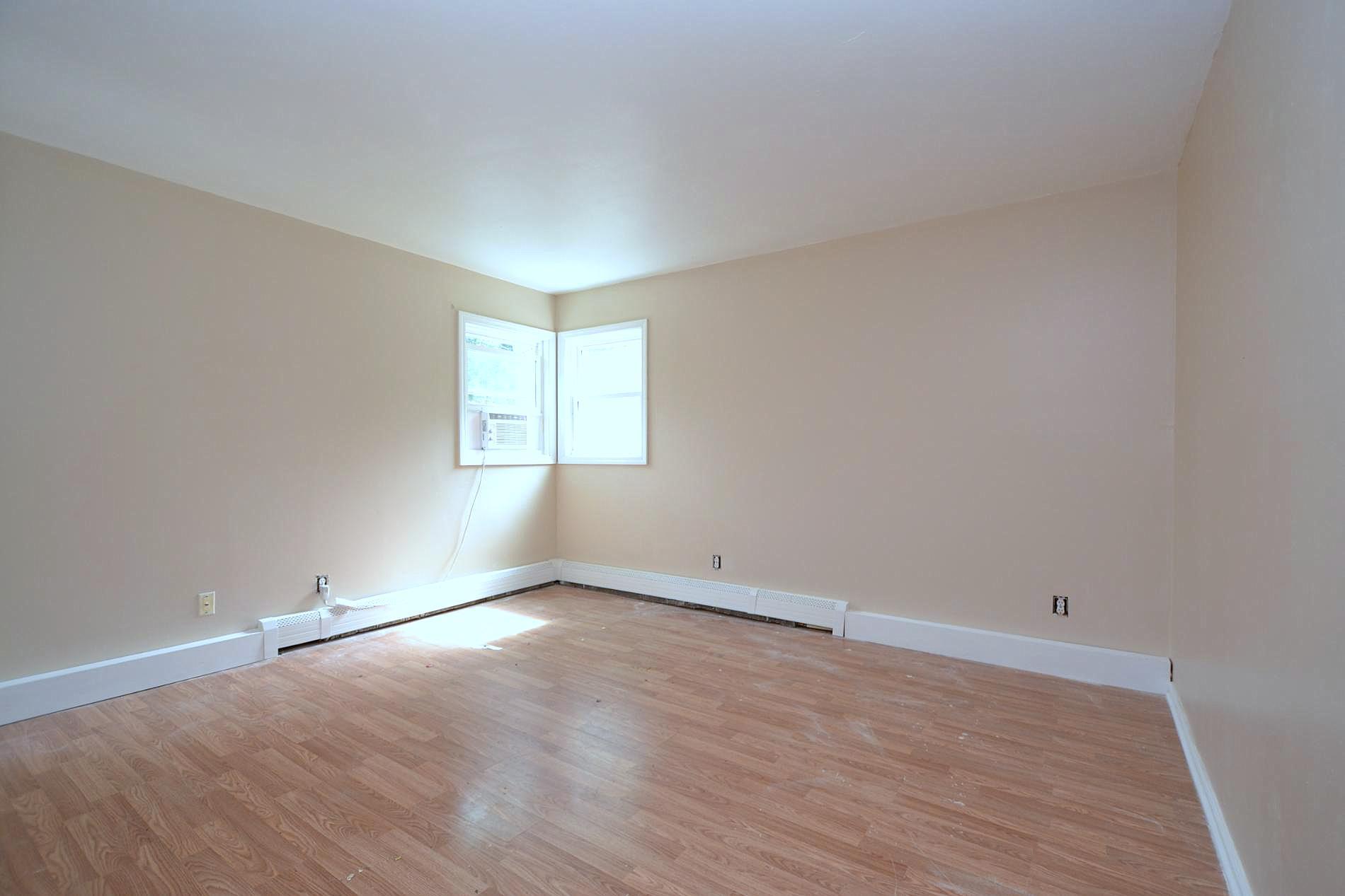 111 Maple Avenue Property Photo 18