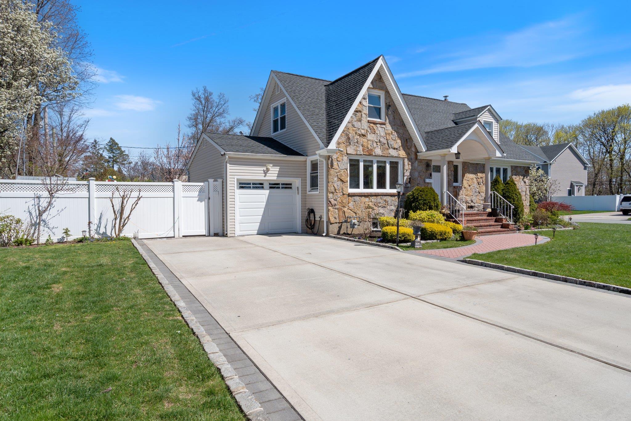 200 Renison Drive Property Photo 1