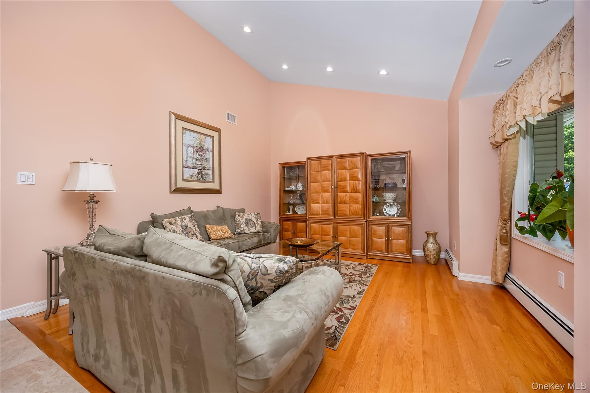 353 Thrift Street Property Photo 4