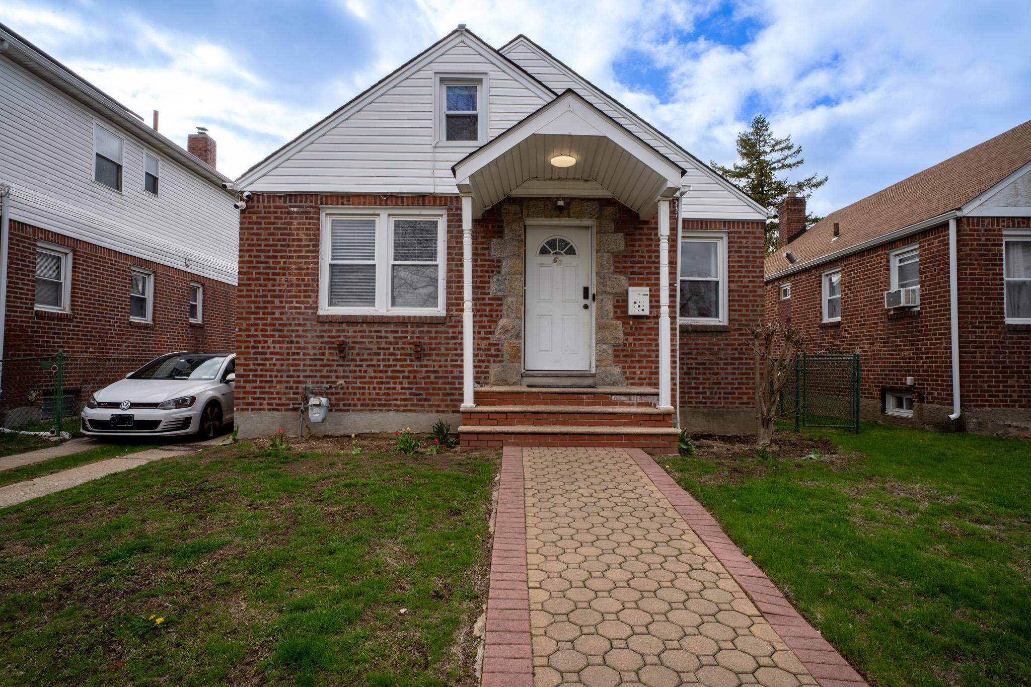 69 Sterling Rd Property Photo
