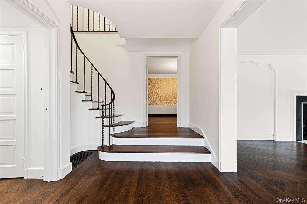 6 Fox Meadow Road Property Photo 2