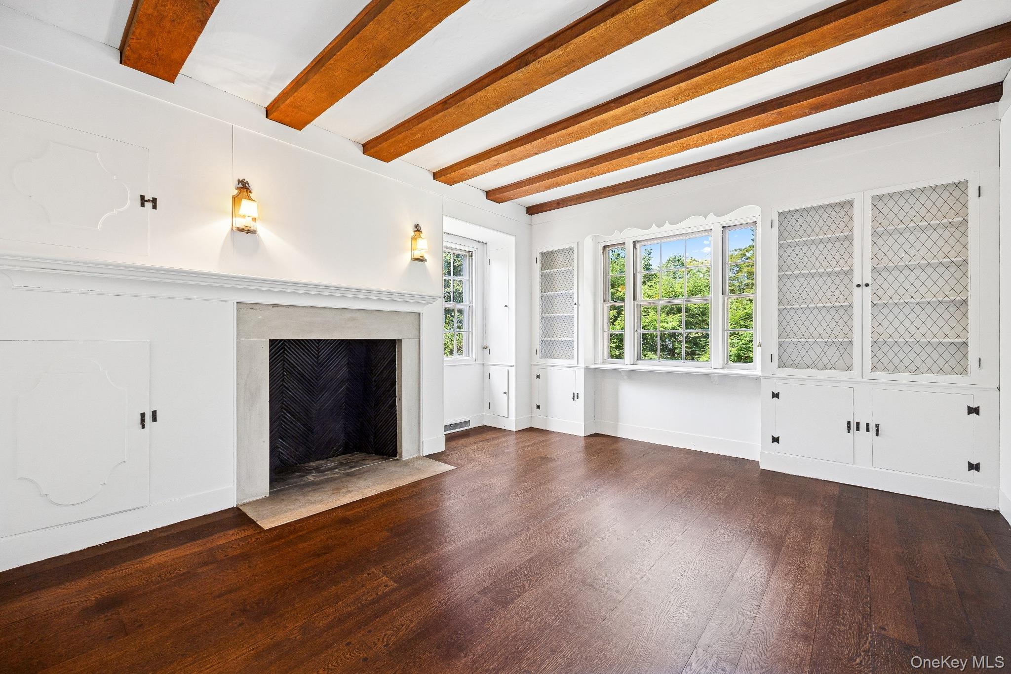 6 Fox Meadow Road Property Photo 3
