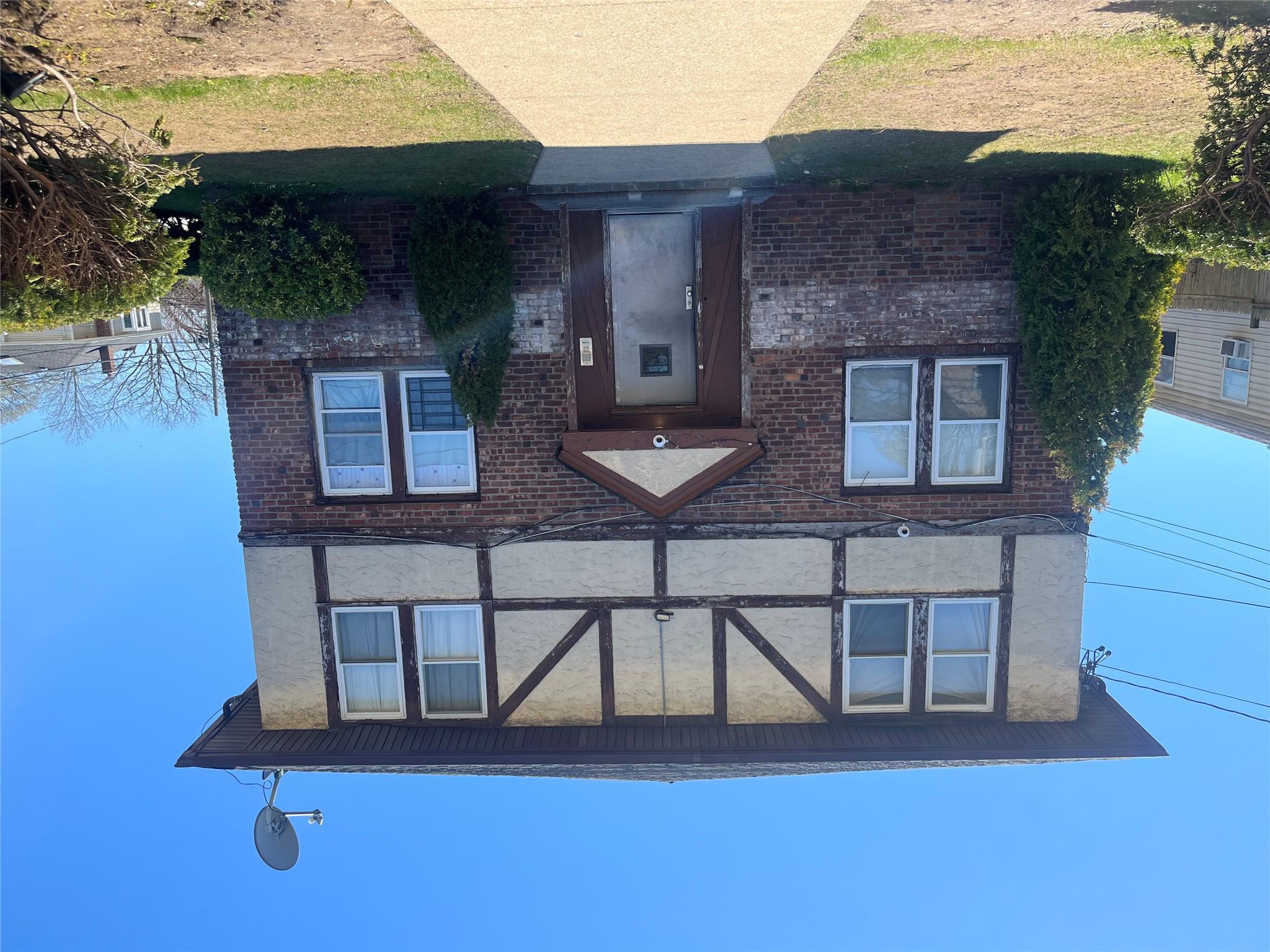 43 California Ave Property Photo