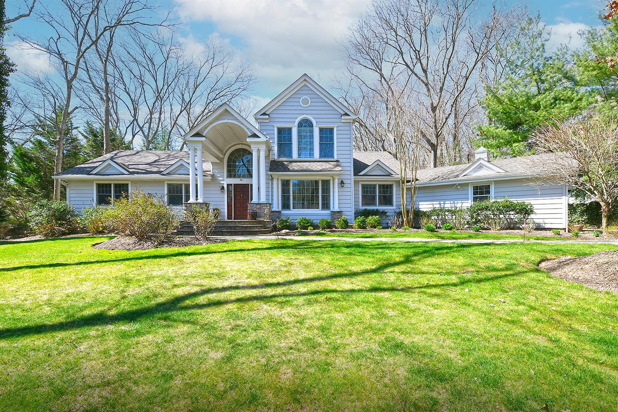 46 Roundtree Dr Property Photo