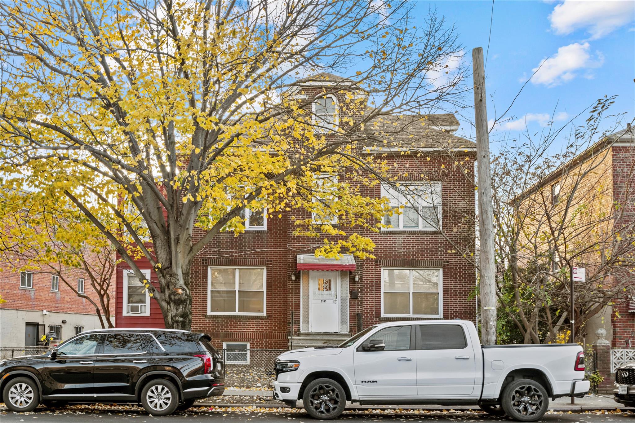 2543 Williamsbridge Road Property Photo
