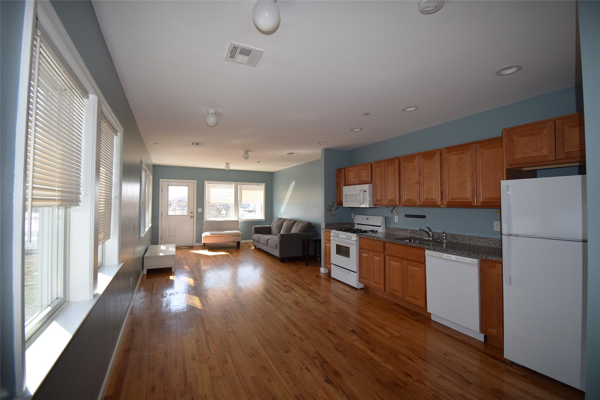 99-63 Lockwood Court Property Photo 4