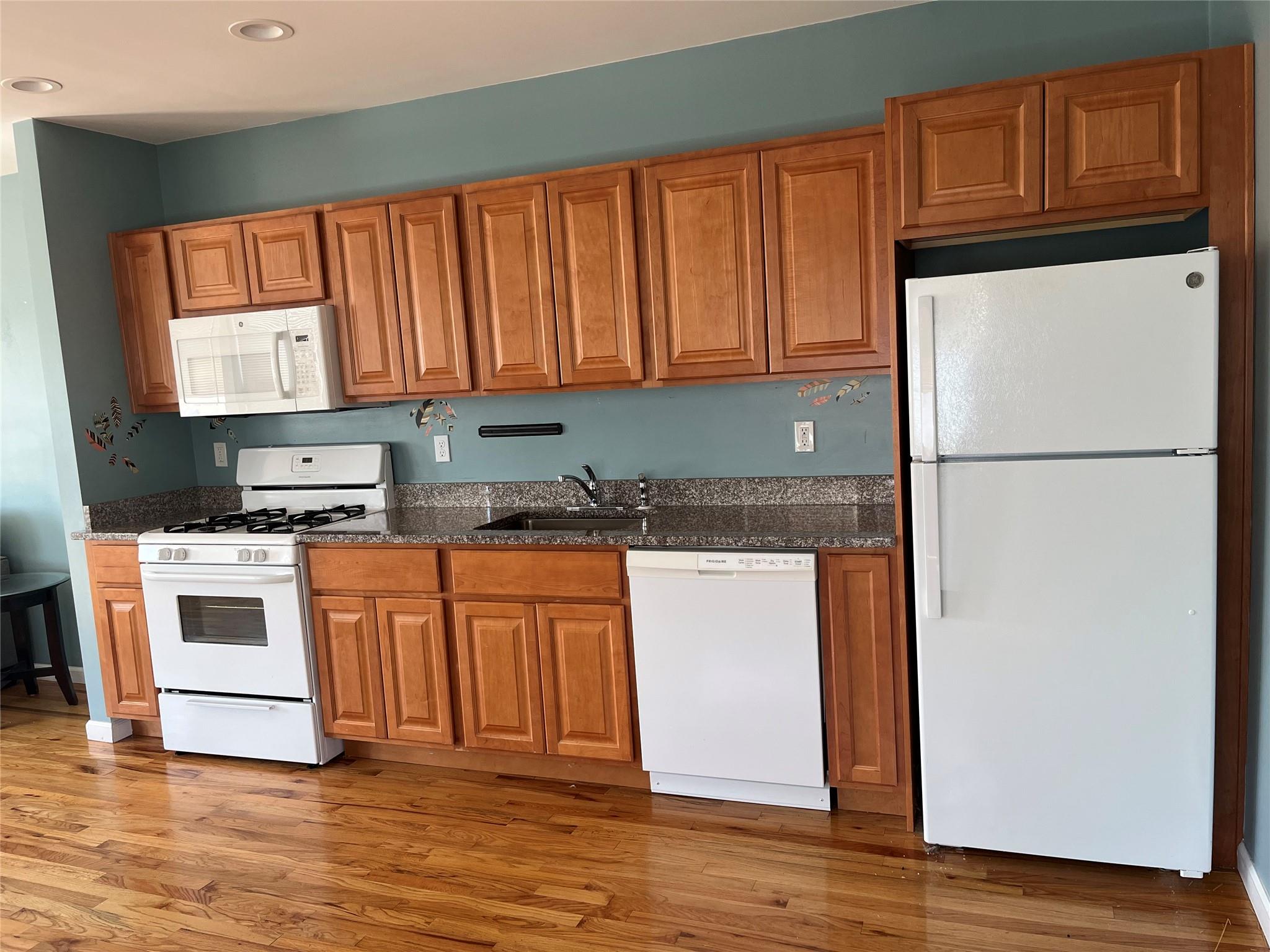 99-63 Lockwood Court Property Photo 6
