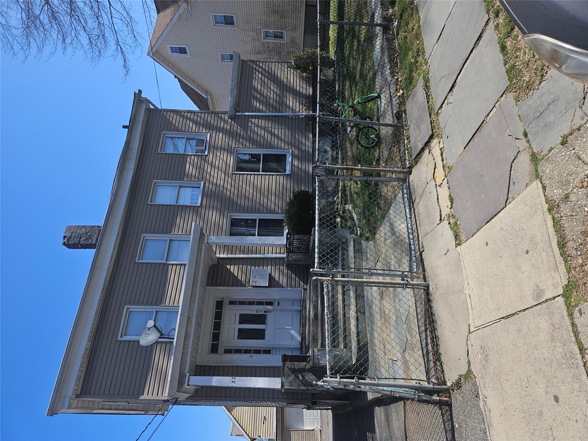 133 S 1st Ave Property Photo
