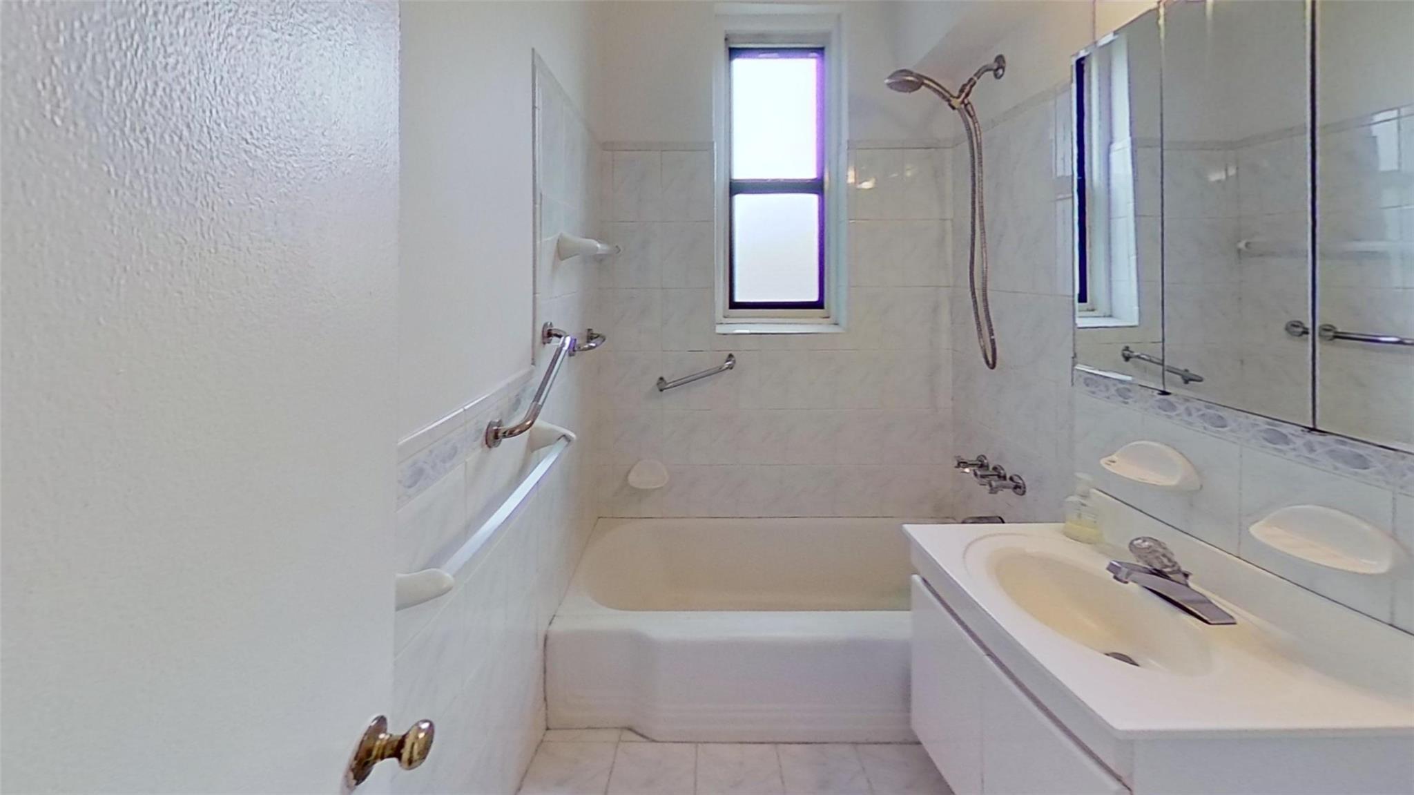 2550 Independence Avenue 7l Property Photo 10