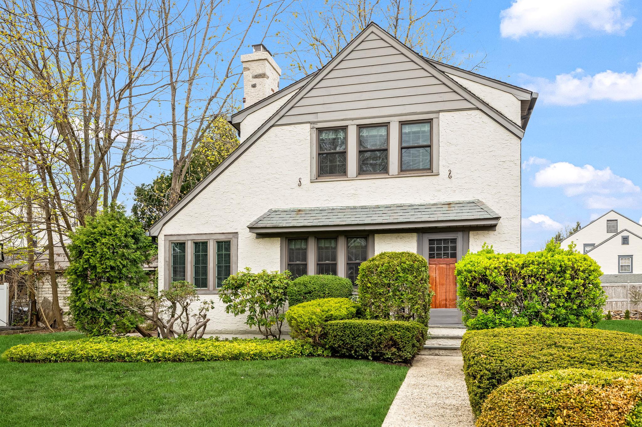 165 Lyons Road Property Photo