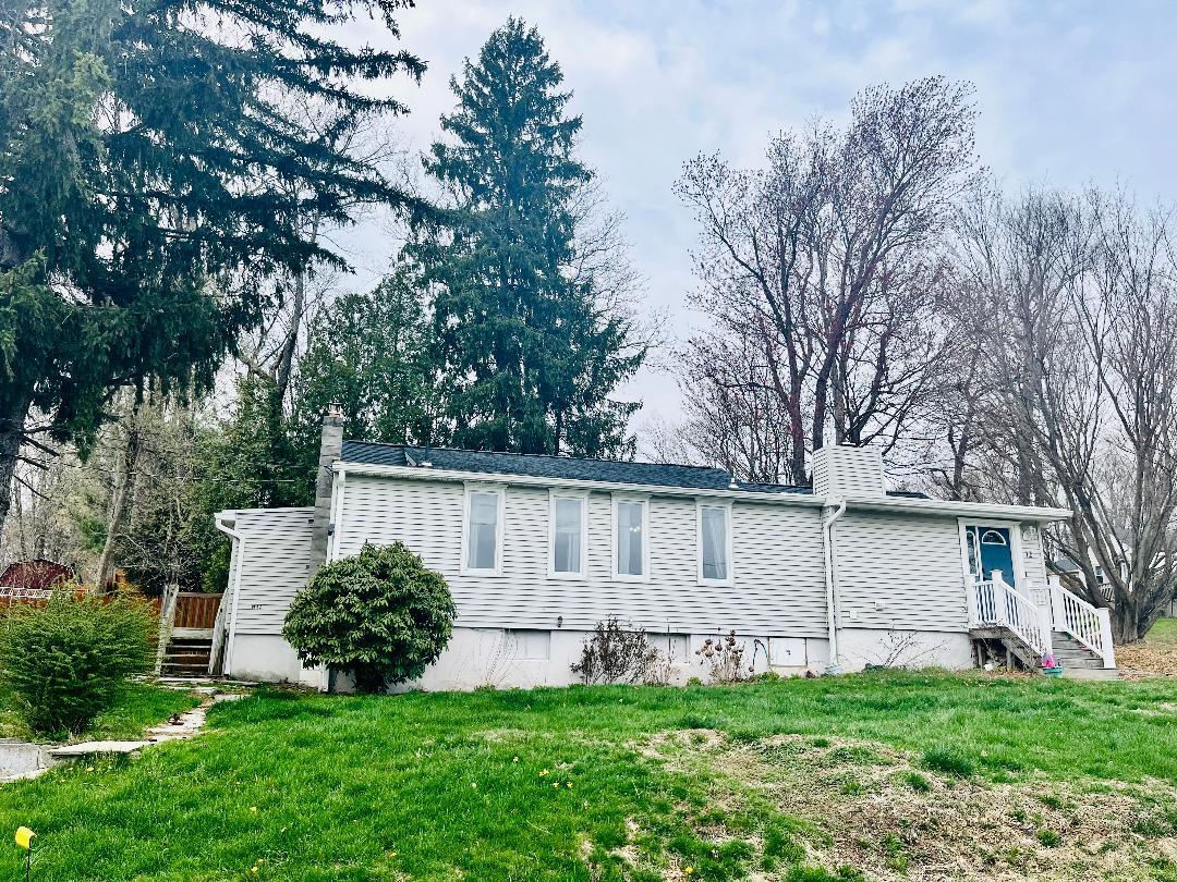 72 Lakeside Rd Property Photo