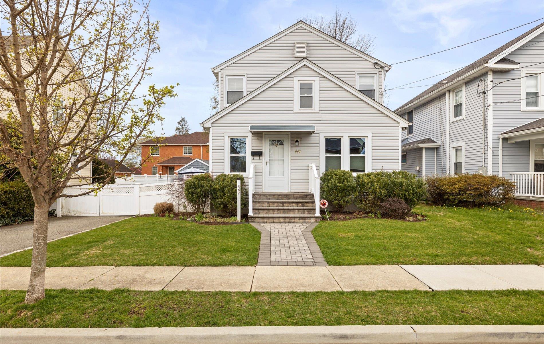 447 Burkhard Avenue Property Photo