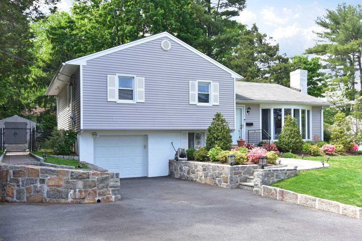14 Edgewood Road Property Photo