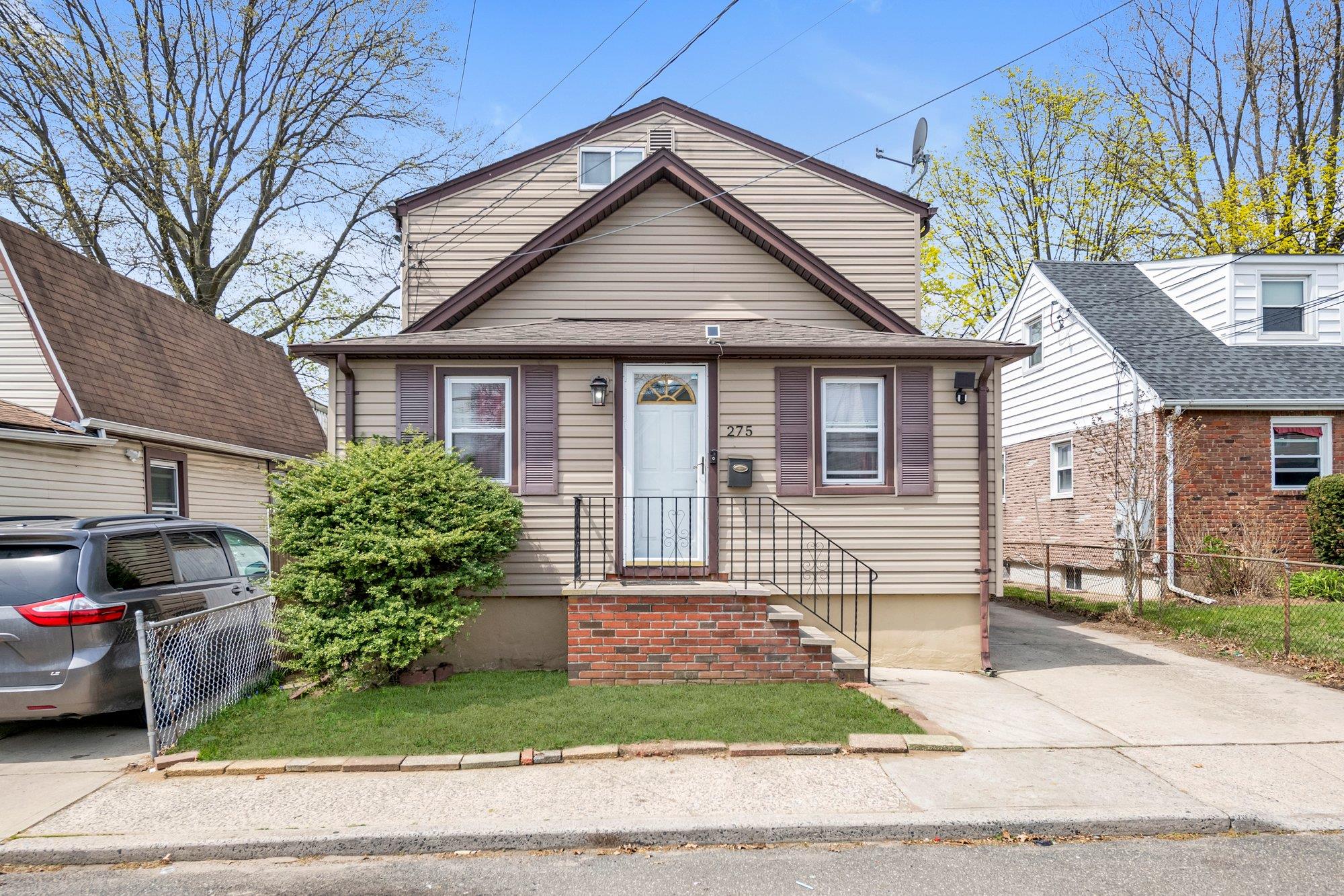 275 Waldorf Avenue Property Photo