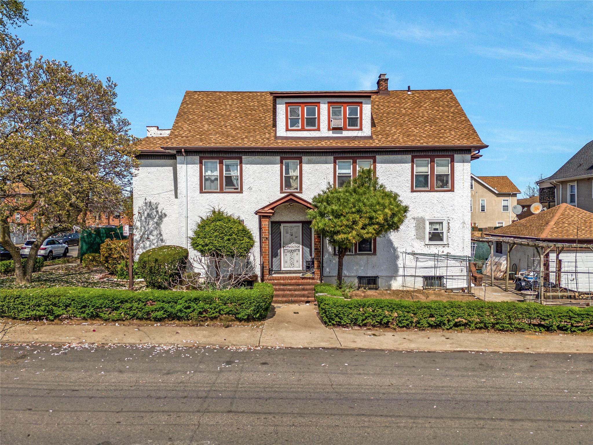 142-4 Laburnum Ave Property Photo